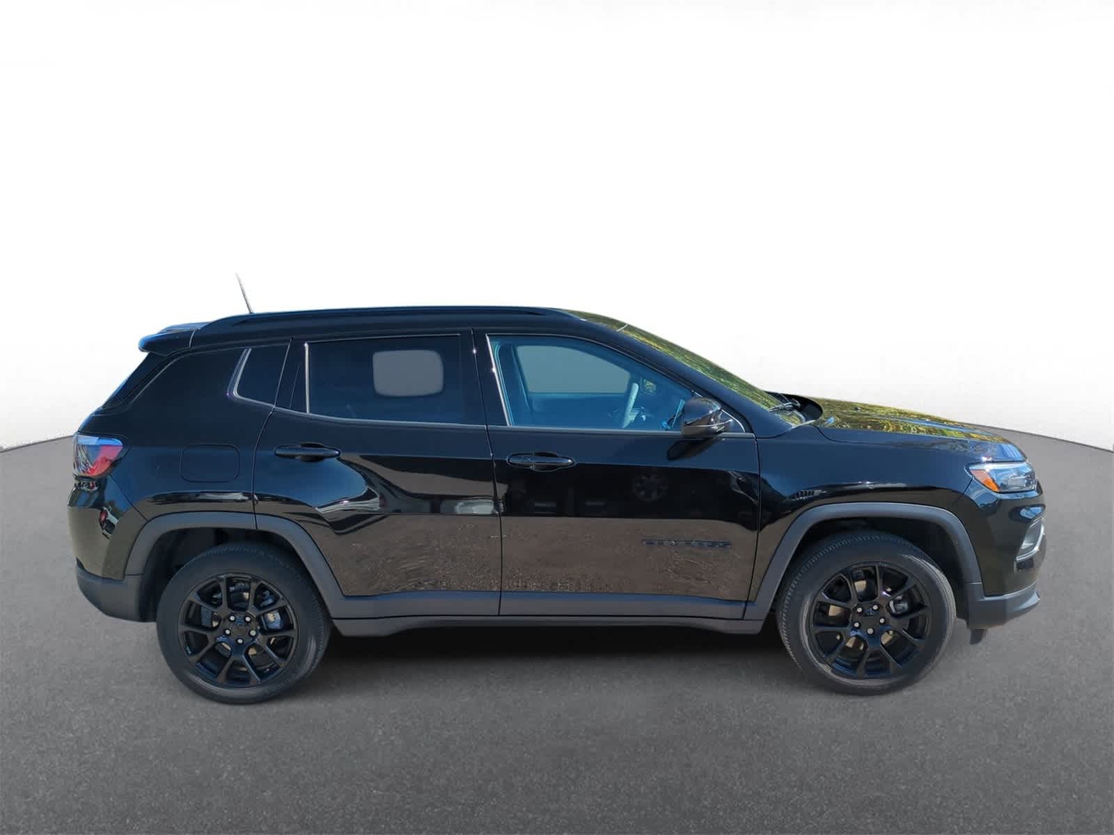 Thumbnail: 2022 Jeep Compass - 9