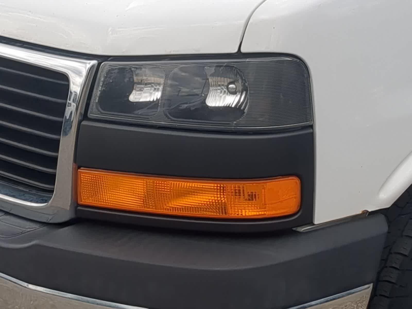 Thumbnail: 2017 GMC Savana - 11