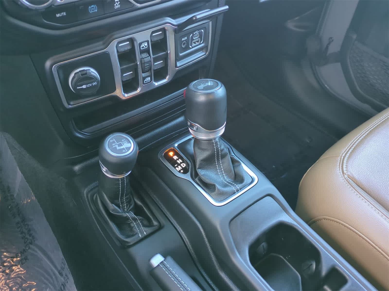 Thumbnail: 2022 Jeep Wrangler - 31