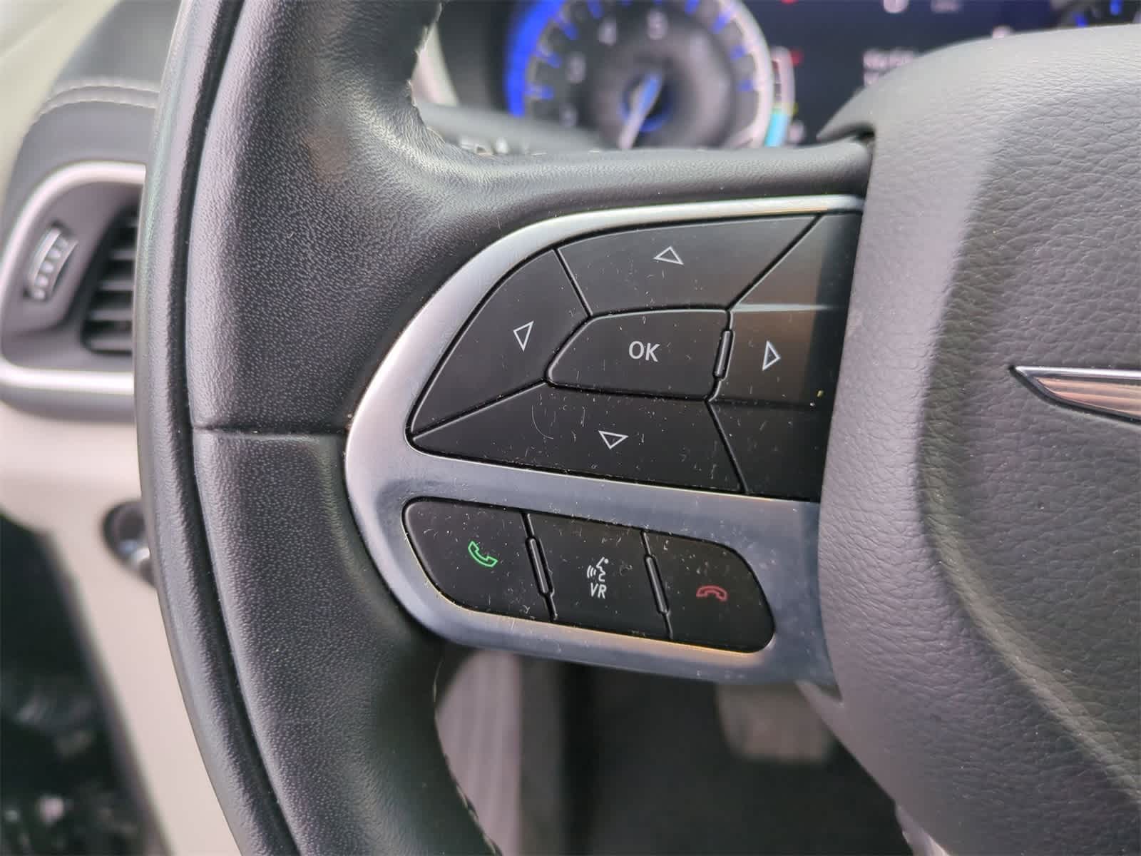 Thumbnail: 2022 Chrysler Pacifica - 23