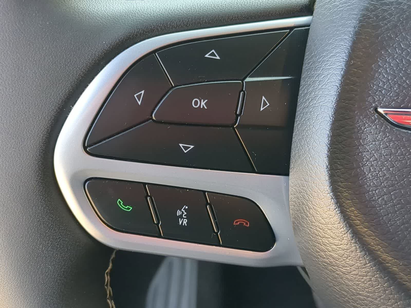 Thumbnail: 2025 Chrysler Voyager - 23