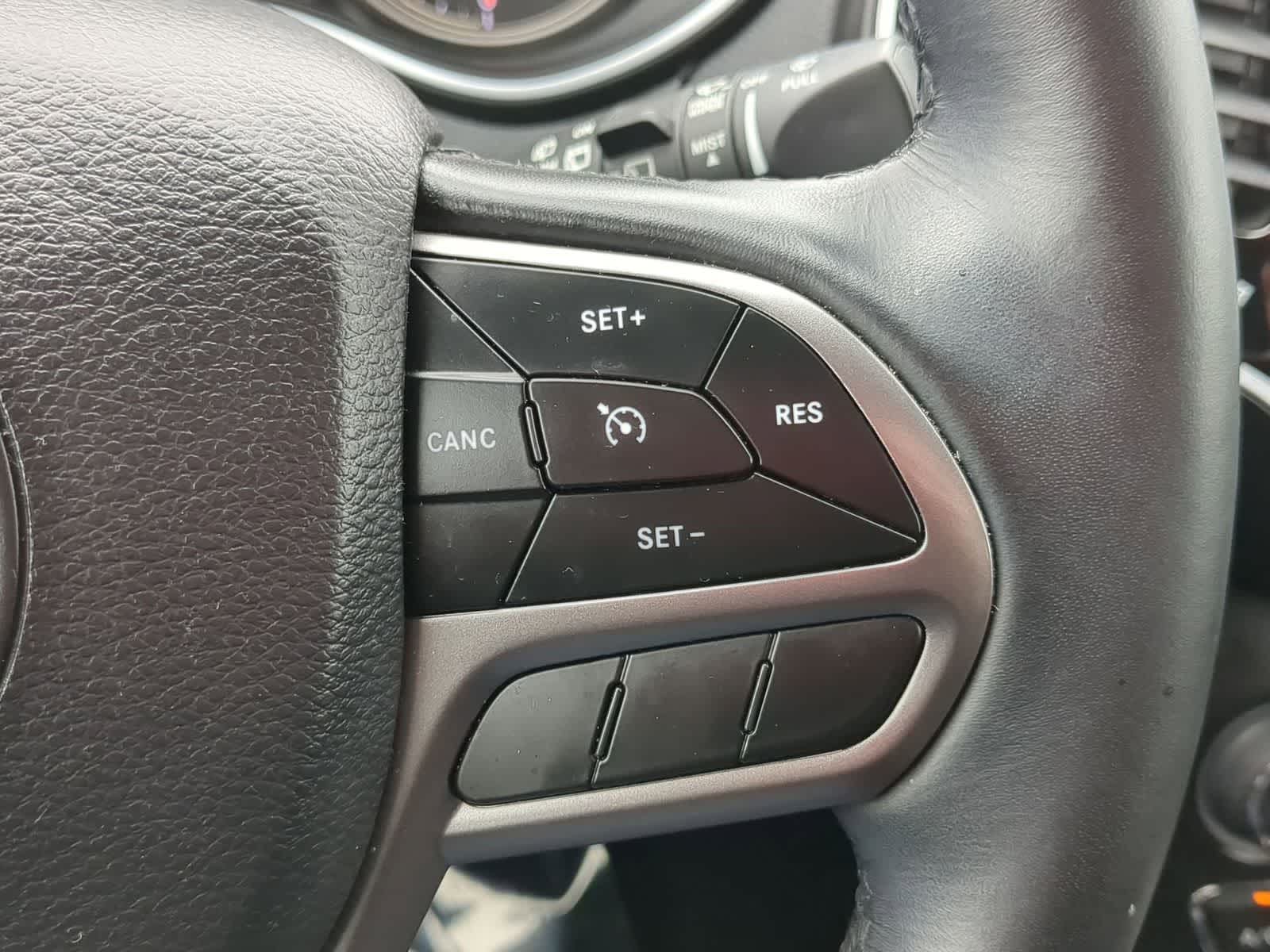 Thumbnail: 2019 Jeep Cherokee - 24