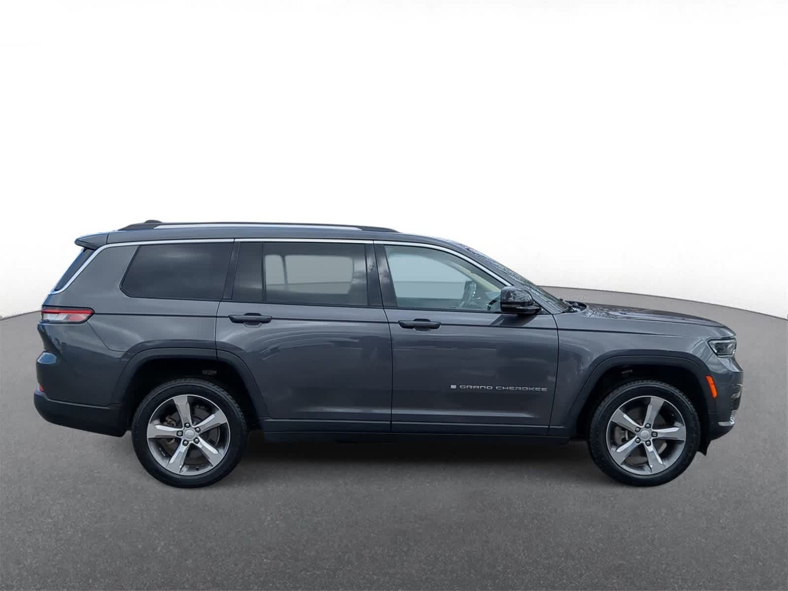 Thumbnail: 2022 Jeep Grand Cherokee L - 9