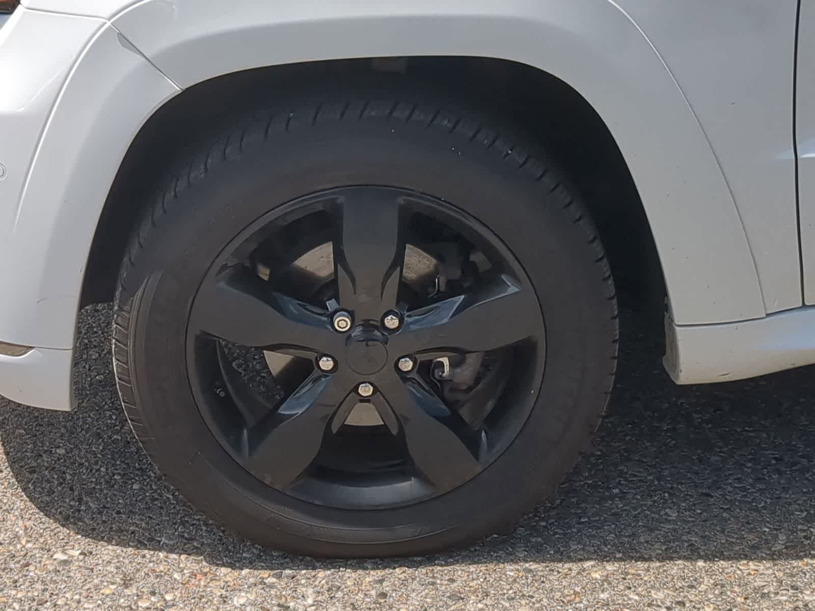 Thumbnail: 2016 Jeep Grand Cherokee - 14