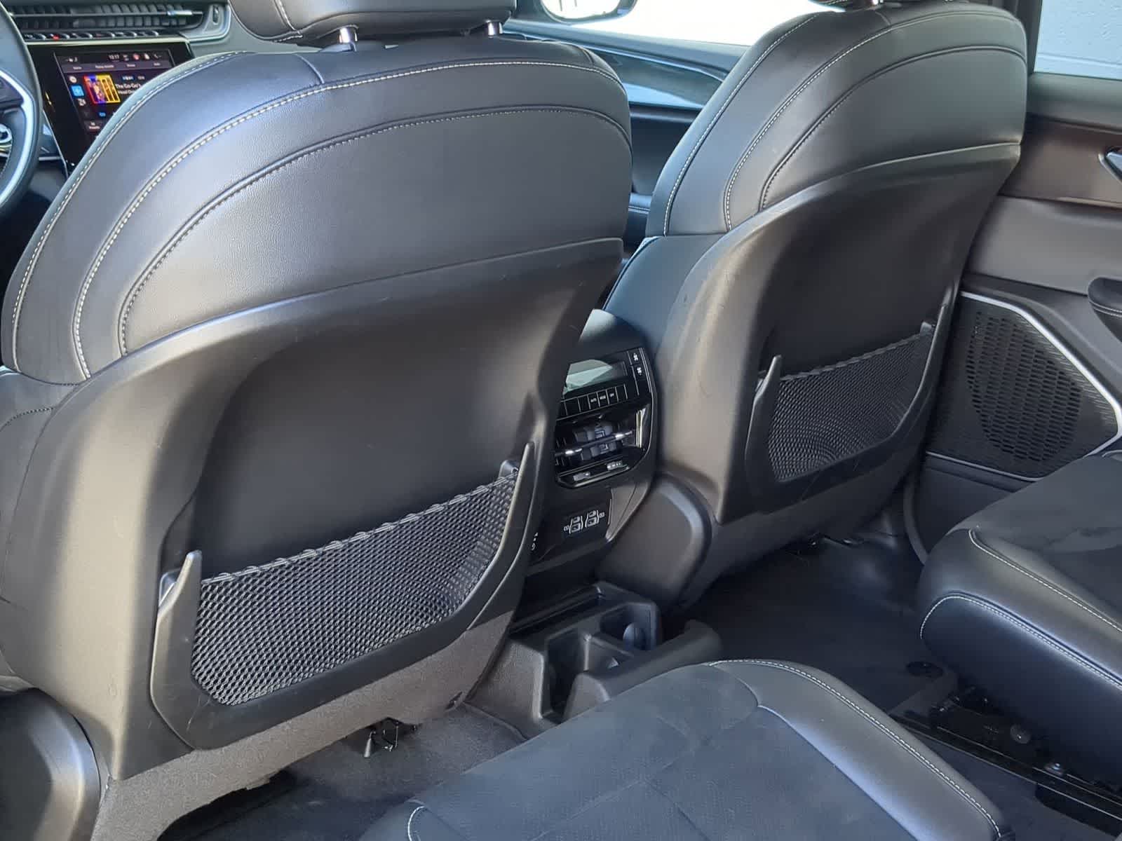 Thumbnail: 2022 Jeep Grand Cherokee L - 18