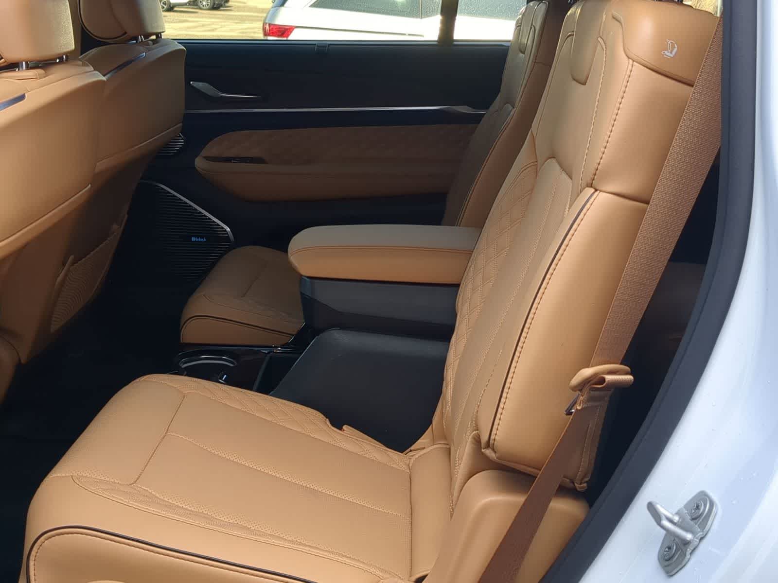 Thumbnail: 2024 Jeep Grand Cherokee L - 26