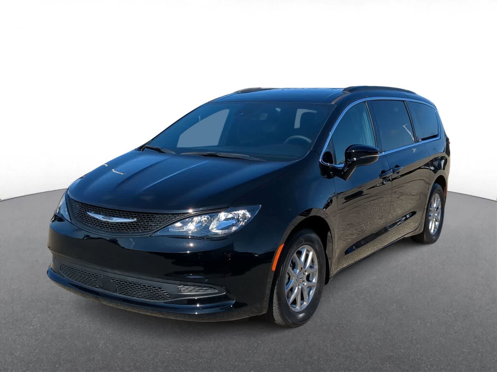 Thumbnail: 2025 Chrysler Voyager - 4