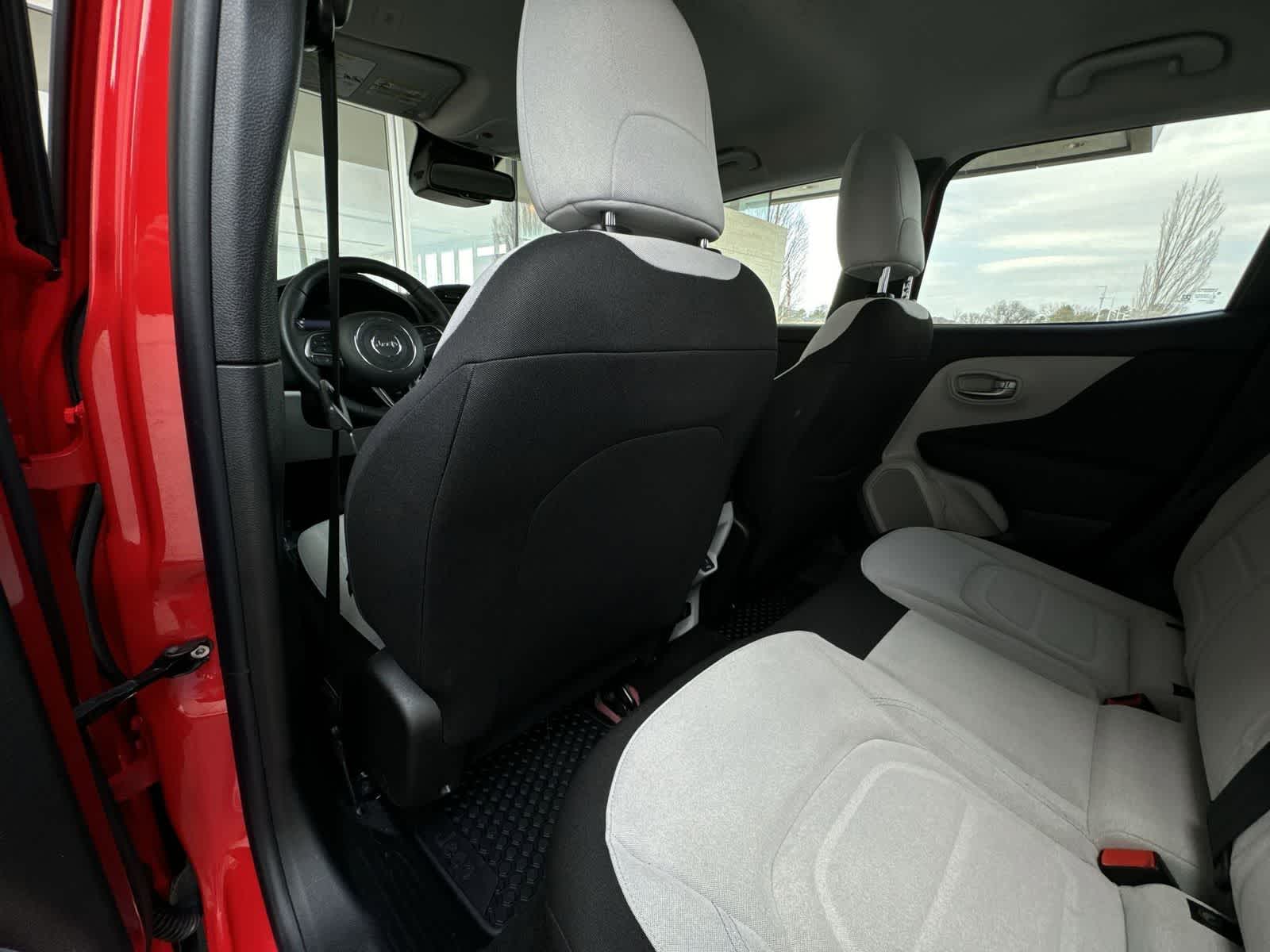 Thumbnail: 2022 Jeep Renegade - 19