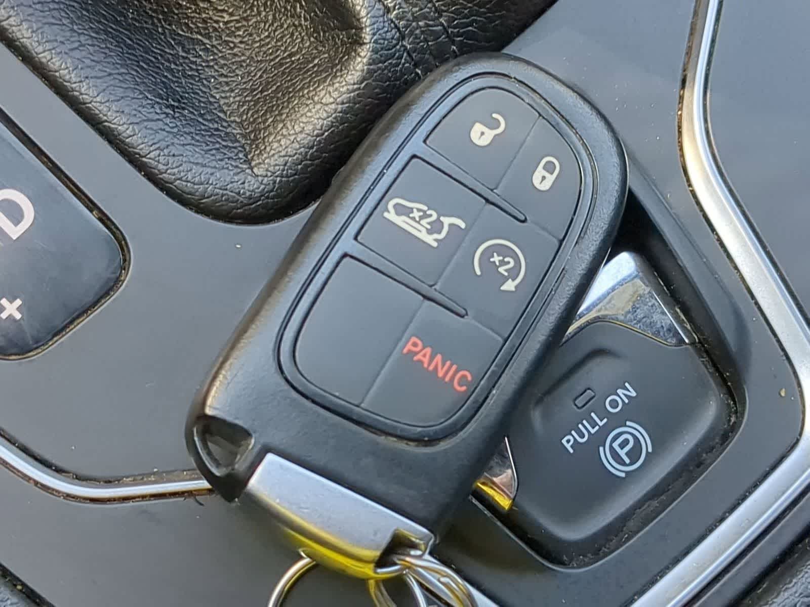 Thumbnail: 2020 Jeep Cherokee - 33