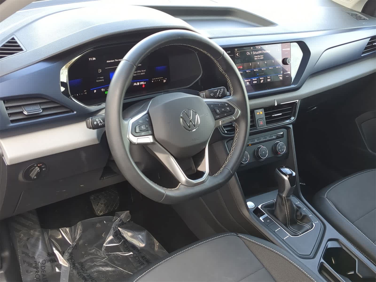 Thumbnail: 2022 Volkswagen Taos - 10