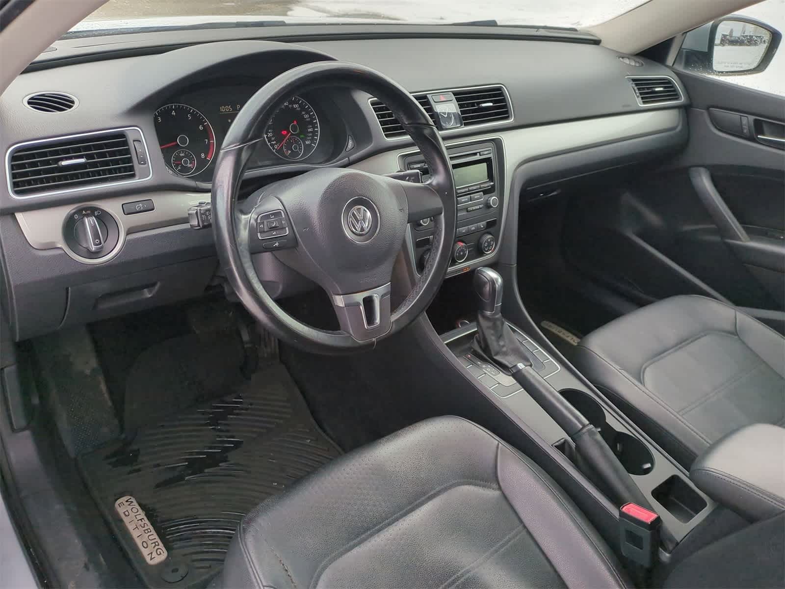 2014 Volkswagen Passat Wolfsburg Edition 10