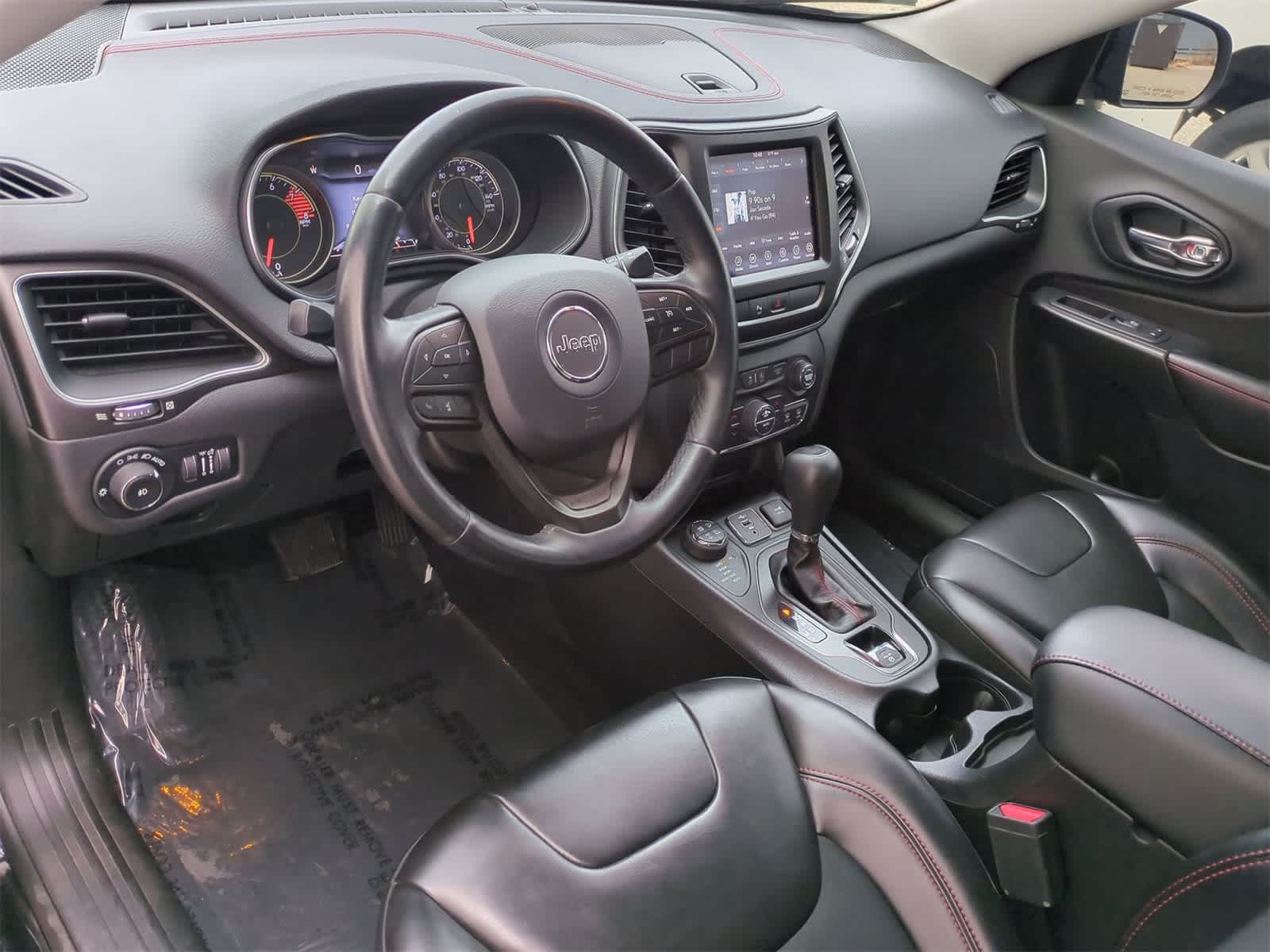 Thumbnail: 2019 Jeep Cherokee - 10