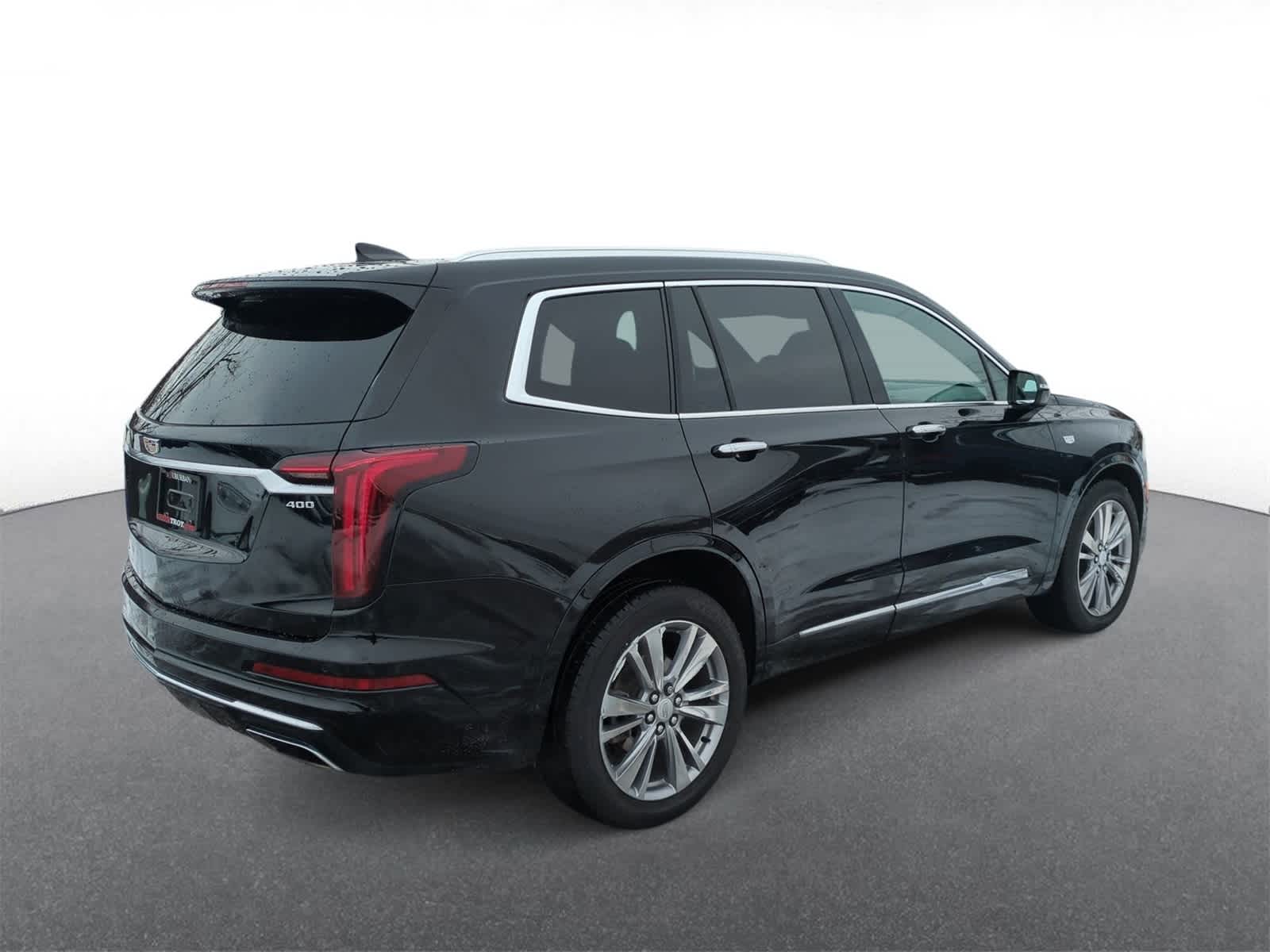 Thumbnail: 2023 Cadillac XT6 - 8