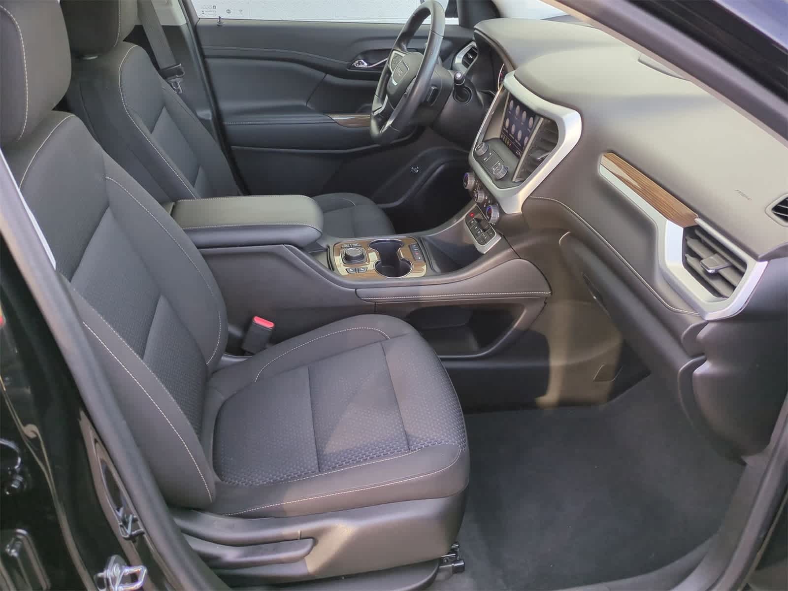 Thumbnail: 2023 GMC Acadia - 21