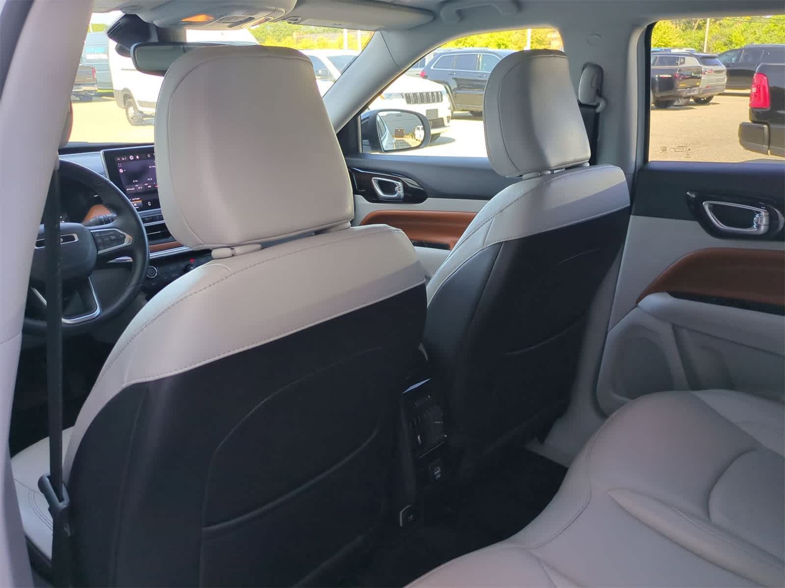 Thumbnail: 2022 Jeep Compass - 18