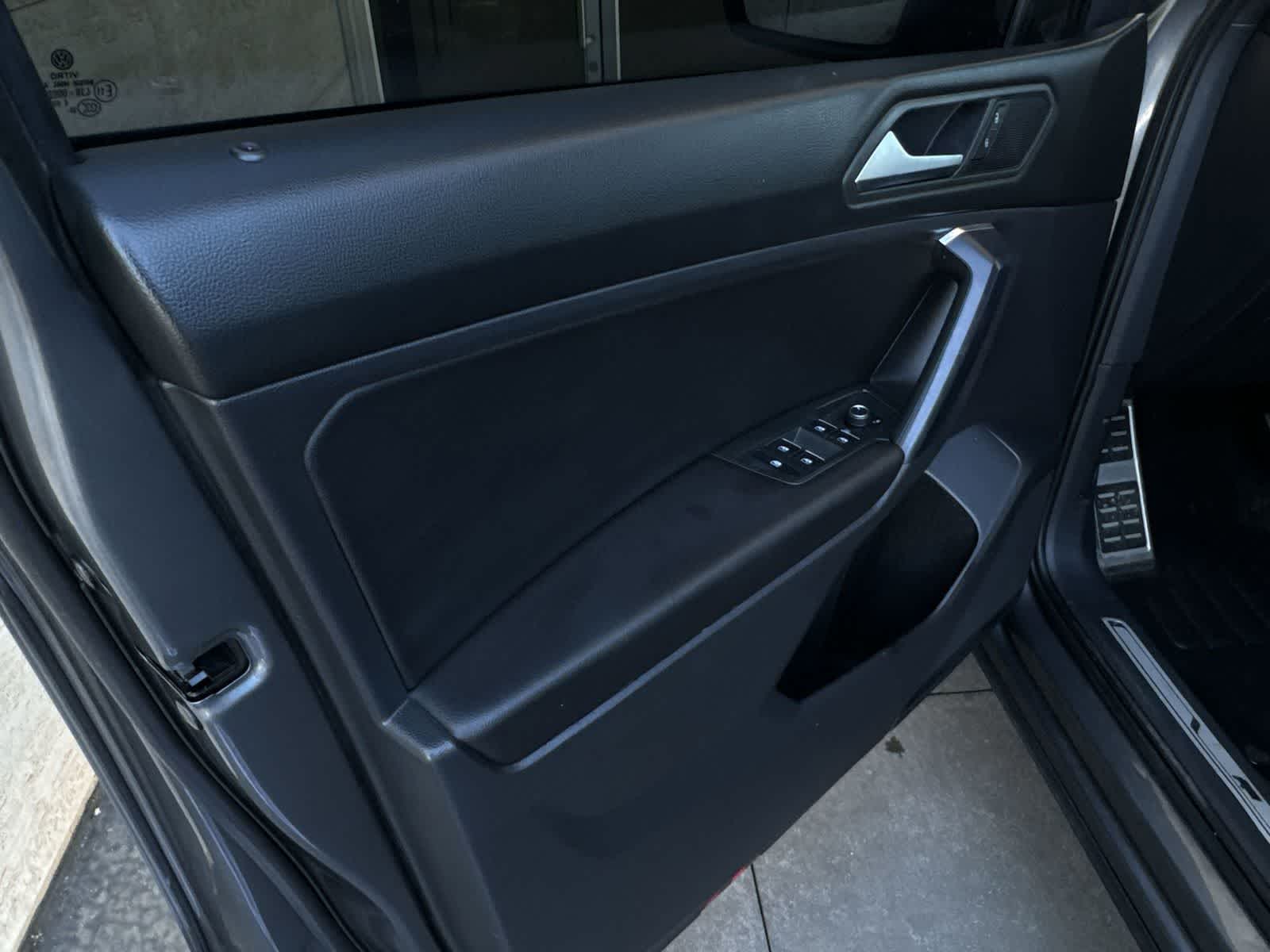 Thumbnail: 2021 Volkswagen Tiguan - 31
