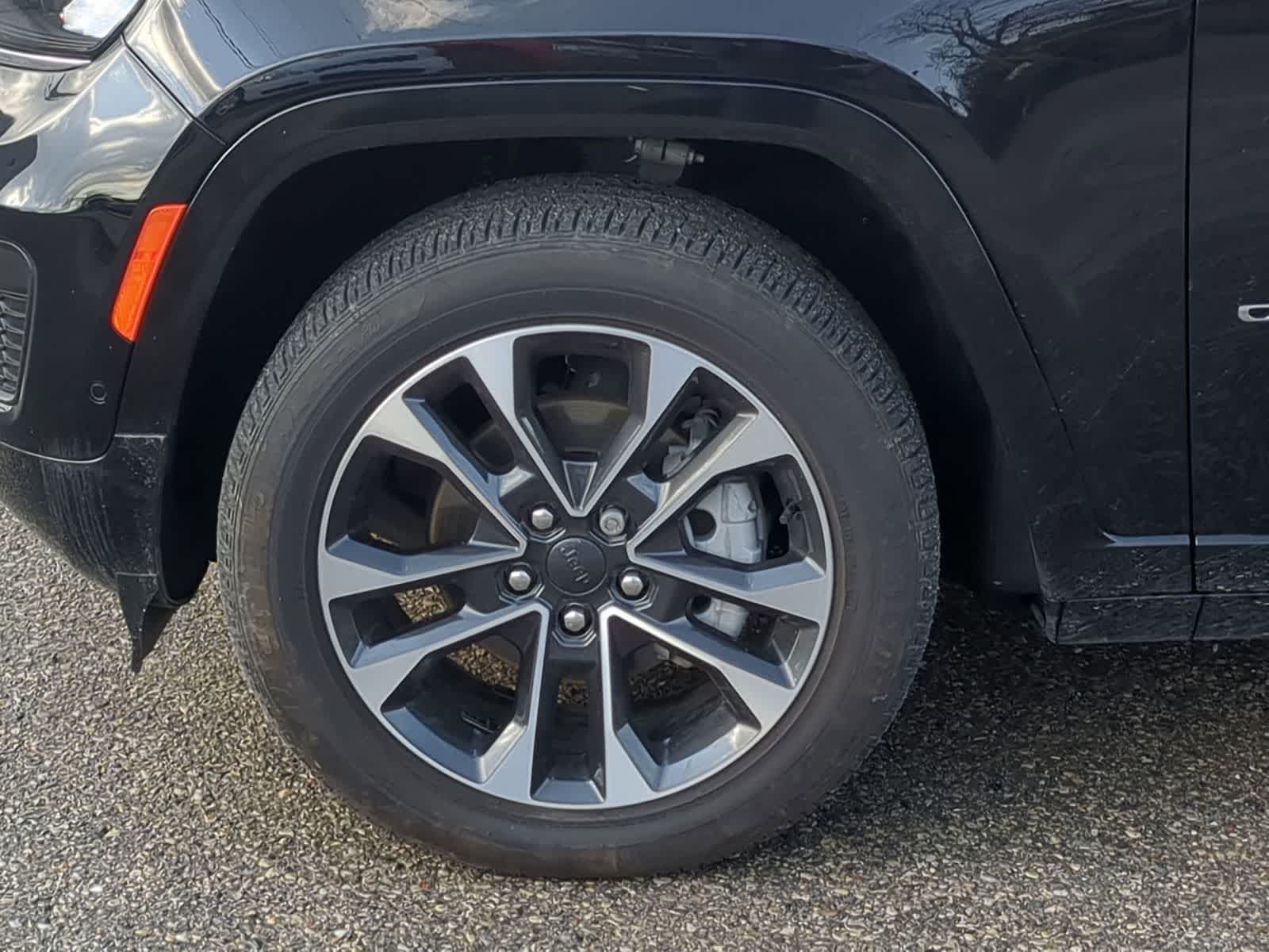 Thumbnail: 2023 Jeep Grand Cherokee - 14