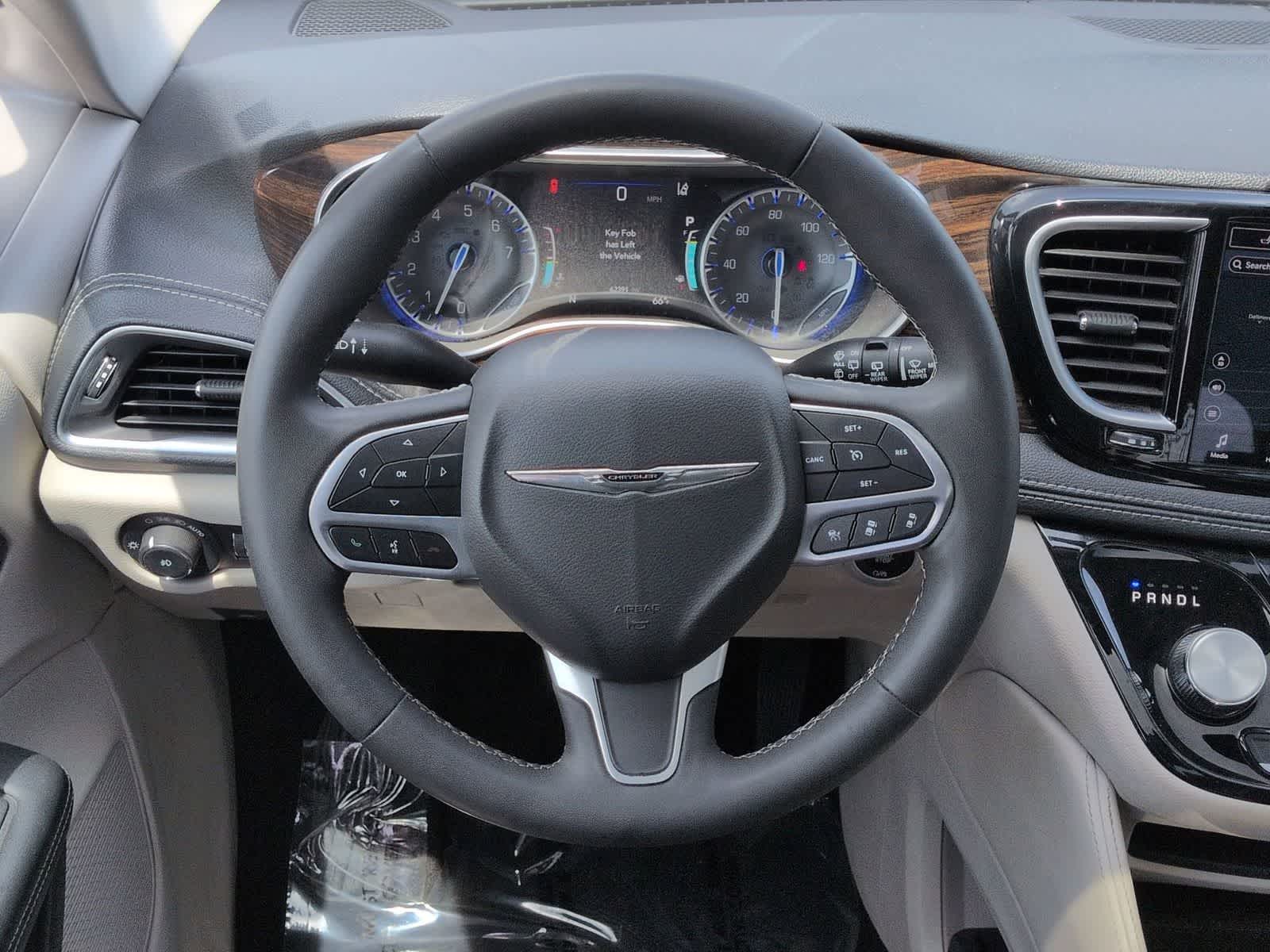 Thumbnail: 2023 Chrysler Pacifica - 23