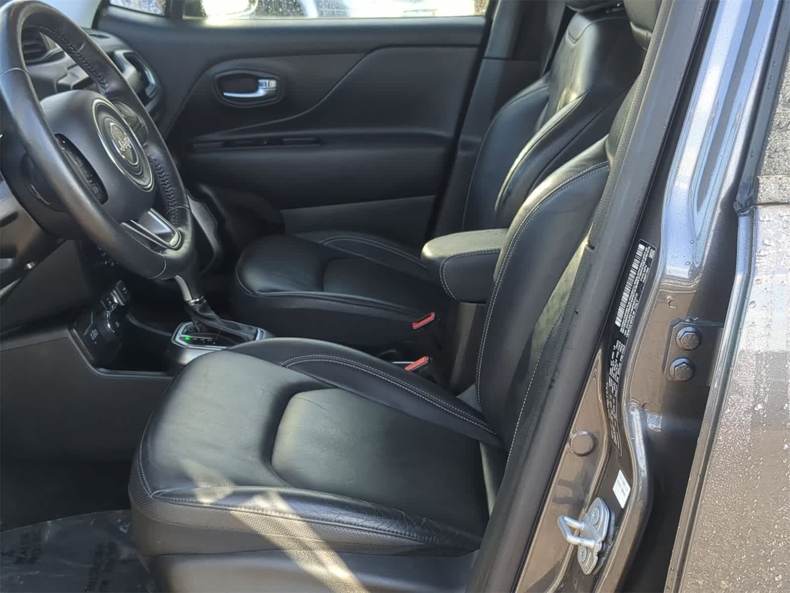 Thumbnail: 2021 Jeep Renegade - 23