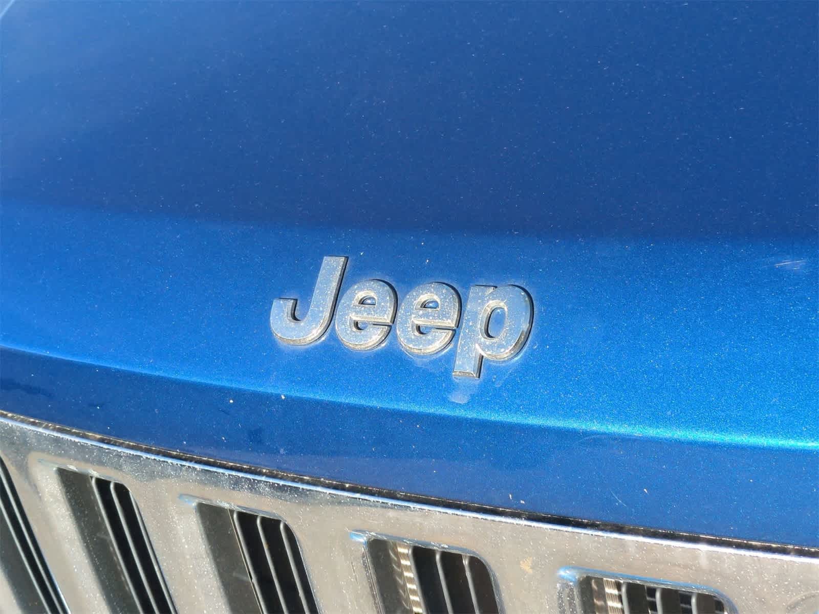 Thumbnail: 2010 Jeep Liberty - 12