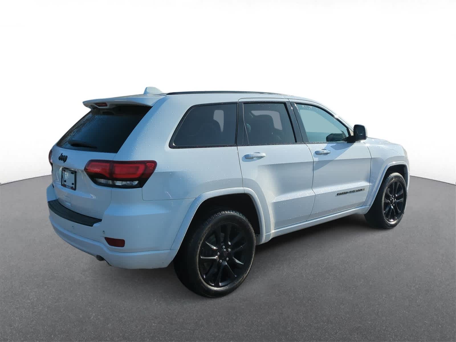 Thumbnail: 2020 Jeep Grand Cherokee - 8
