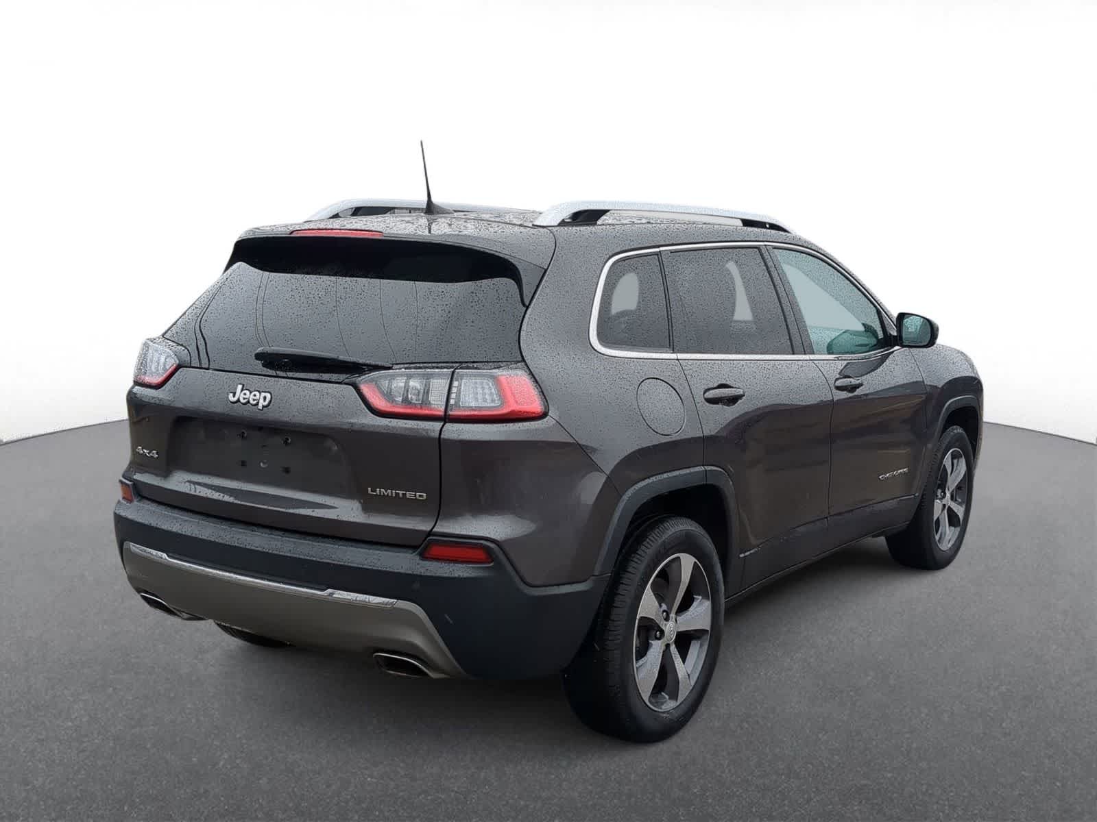 Thumbnail: 2019 Jeep Cherokee - 8