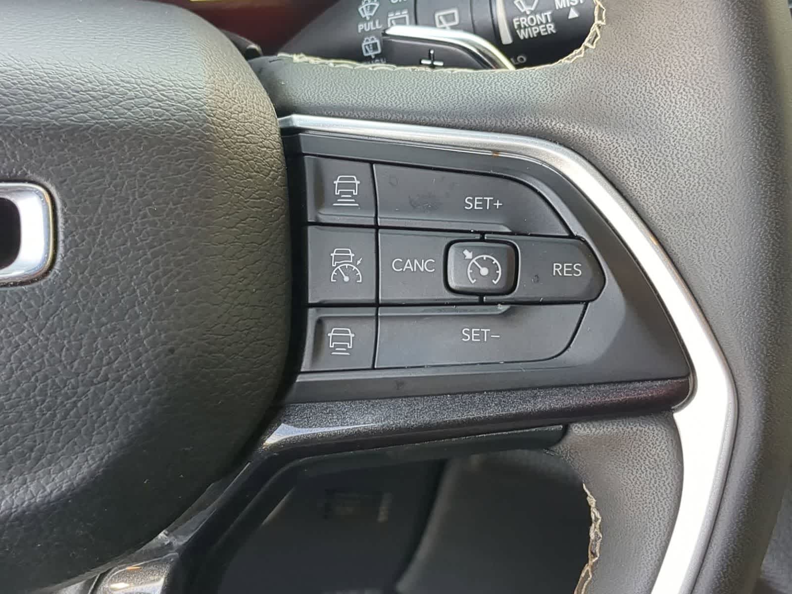 Thumbnail: 2023 Jeep Grand Cherokee - 24