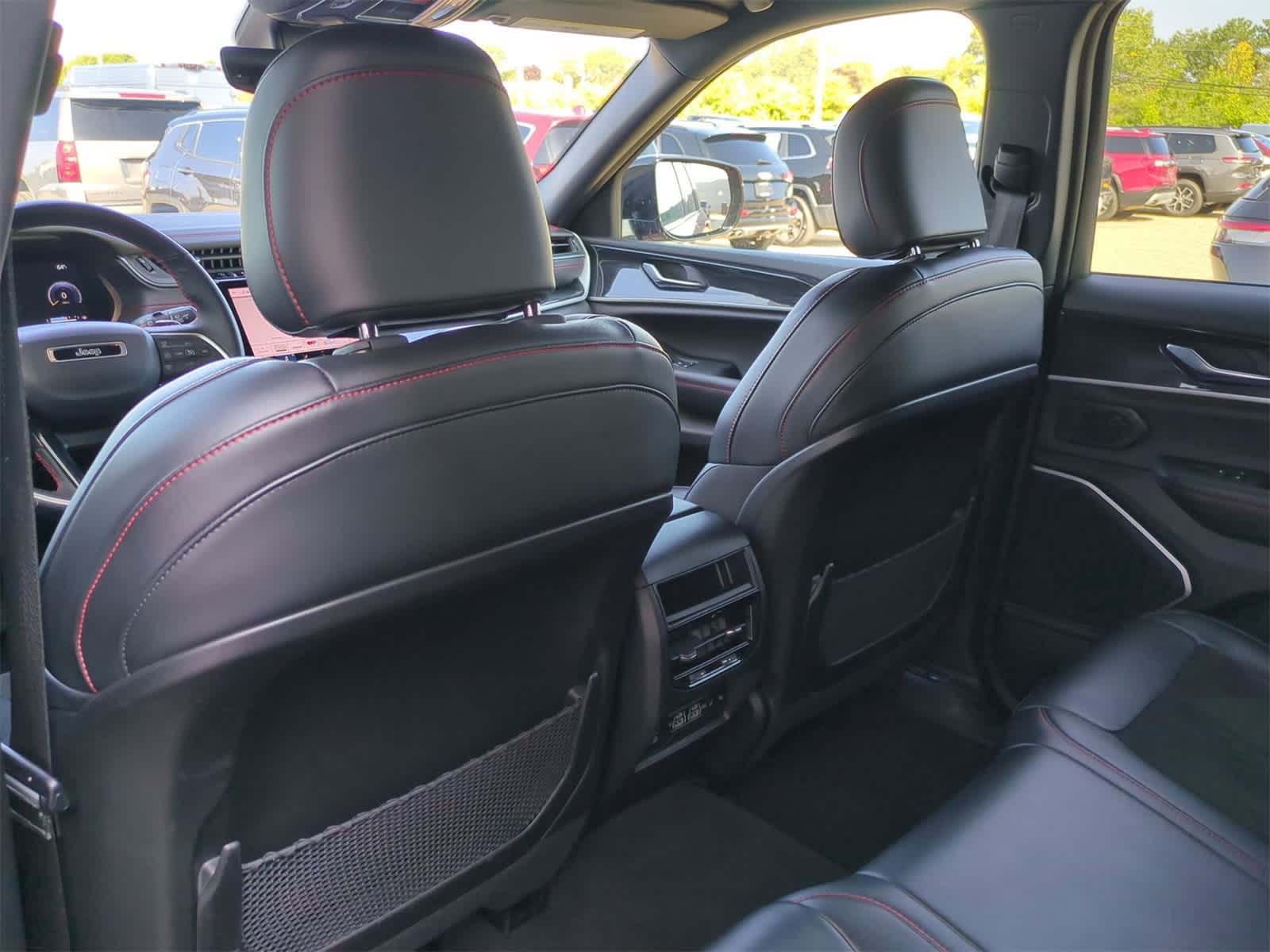 Thumbnail: 2022 Jeep Grand Cherokee - 18