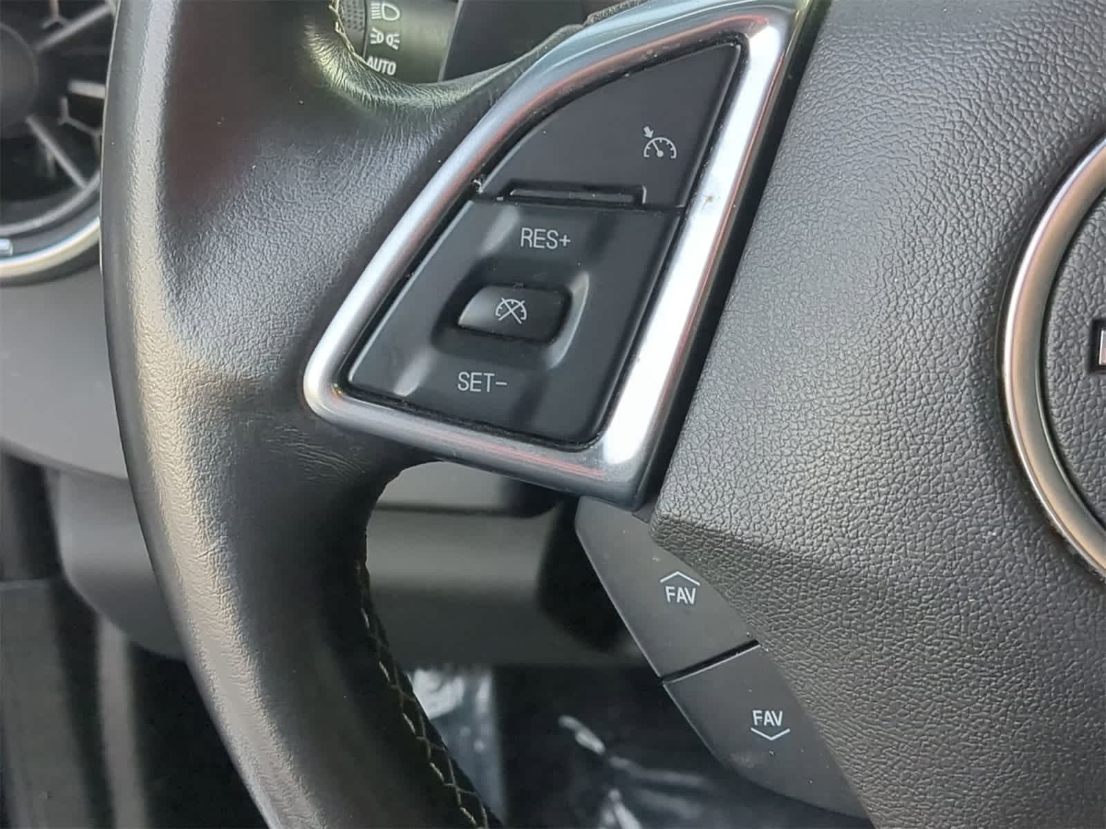 Thumbnail: 2019 Chevrolet Camaro - 21