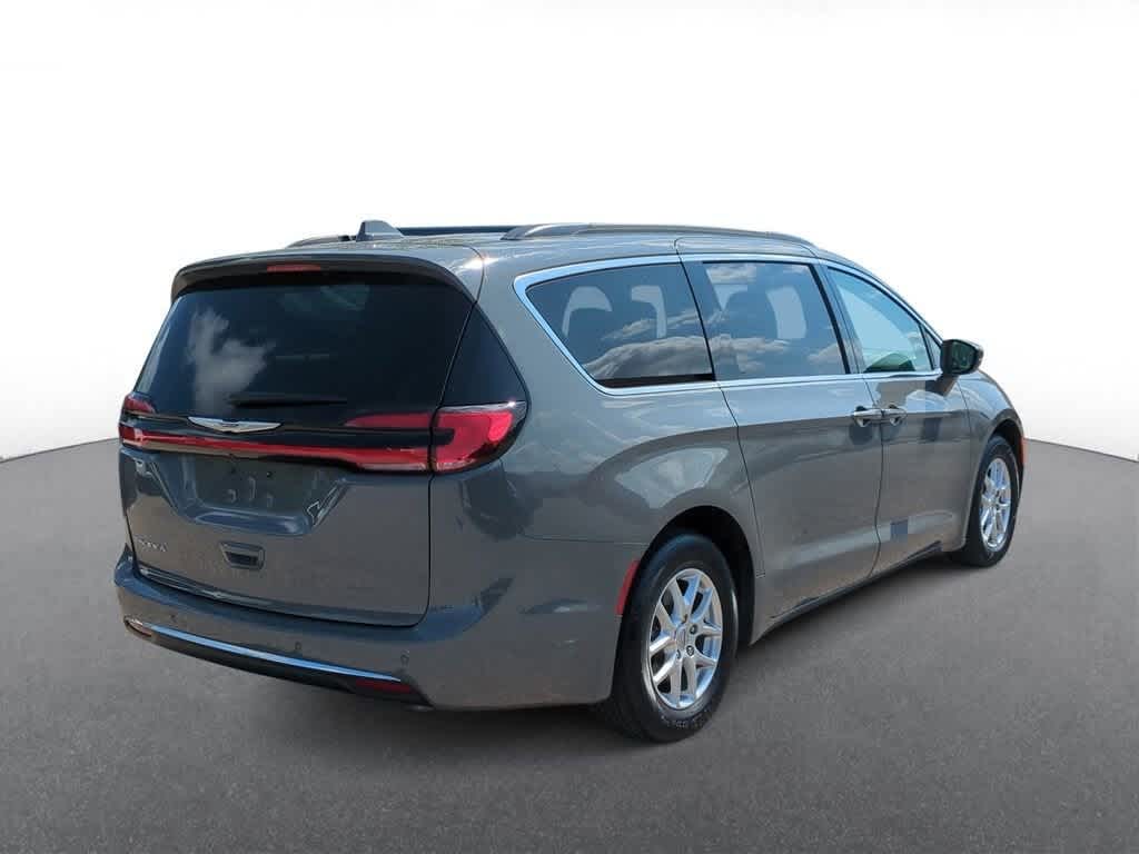 2022 Chrysler Pacifica Touring L 8