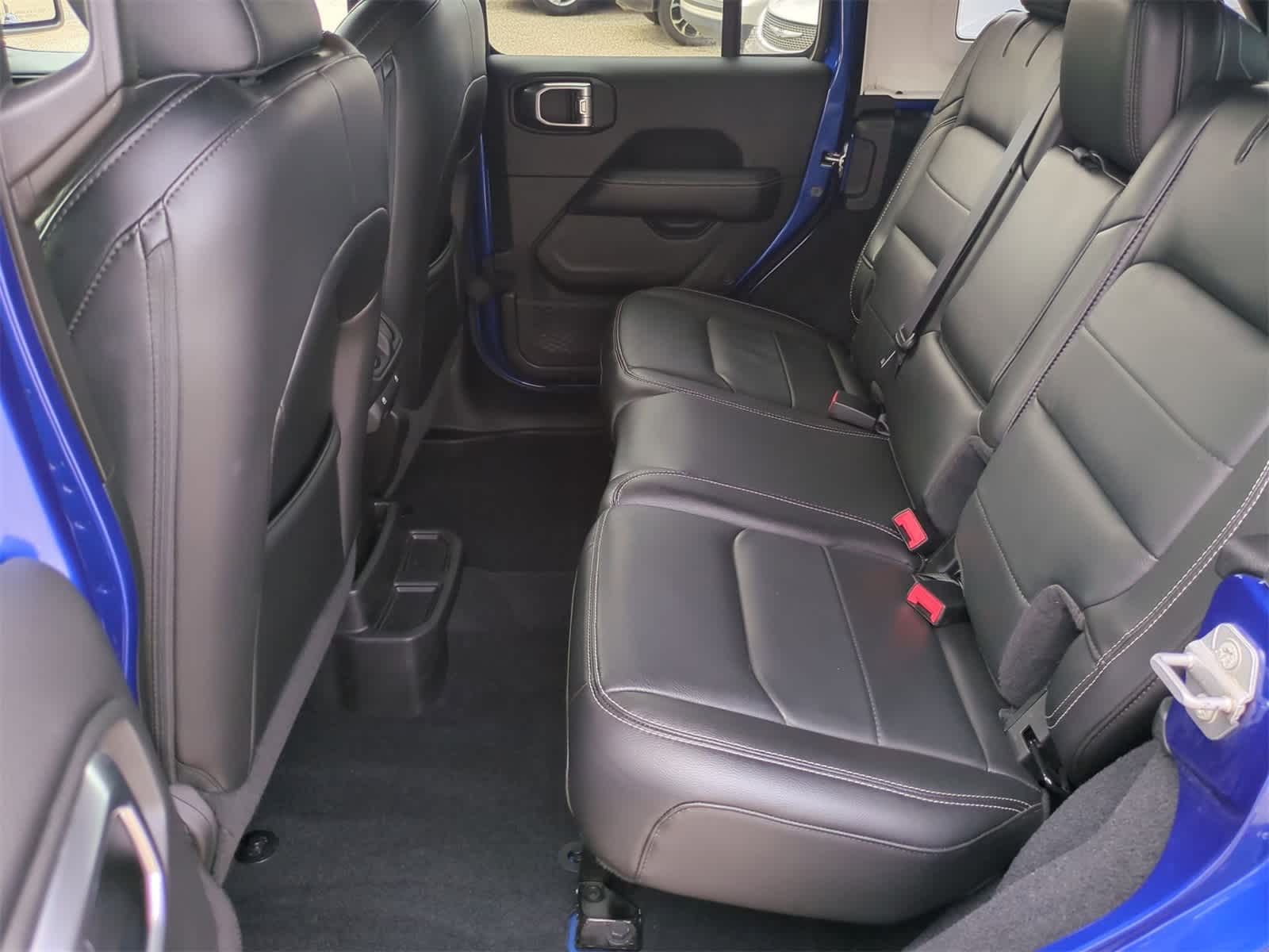 Thumbnail: 2019 Jeep Wrangler - 18