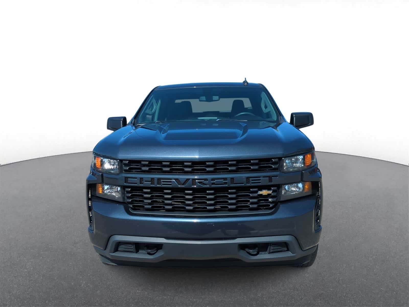 2020 Chevrolet Silverado 1500 Custom photo 3