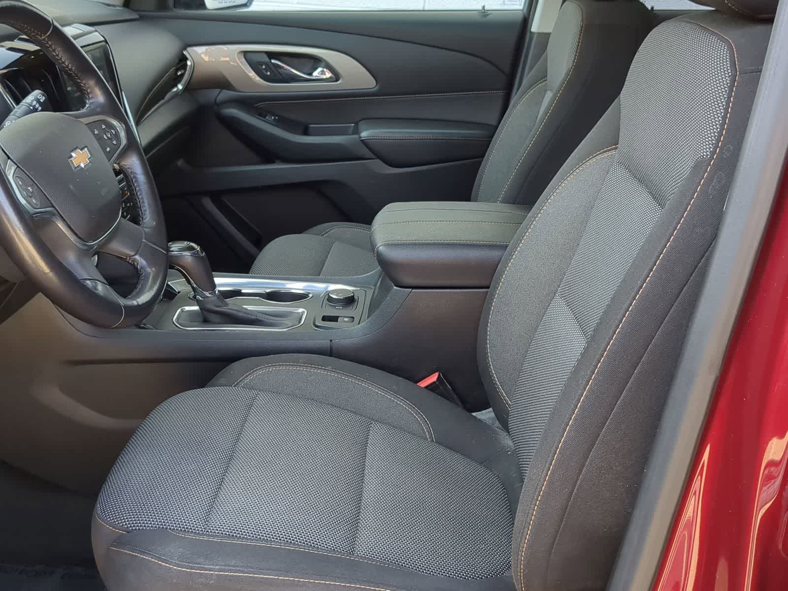 Thumbnail: 2018 Chevrolet Traverse - 16