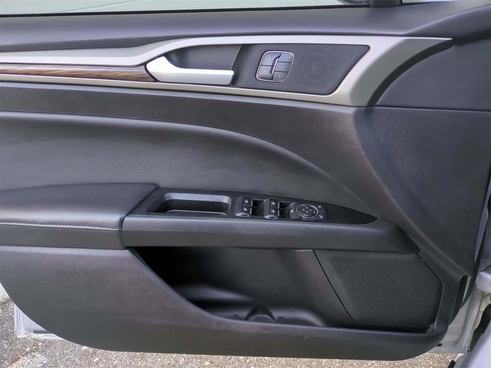 Thumbnail: 2016 Ford Fusion - 30