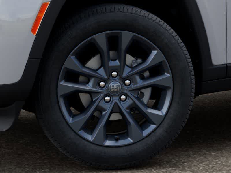 Thumbnail: 2026 Jeep Grand Cherokee - 8