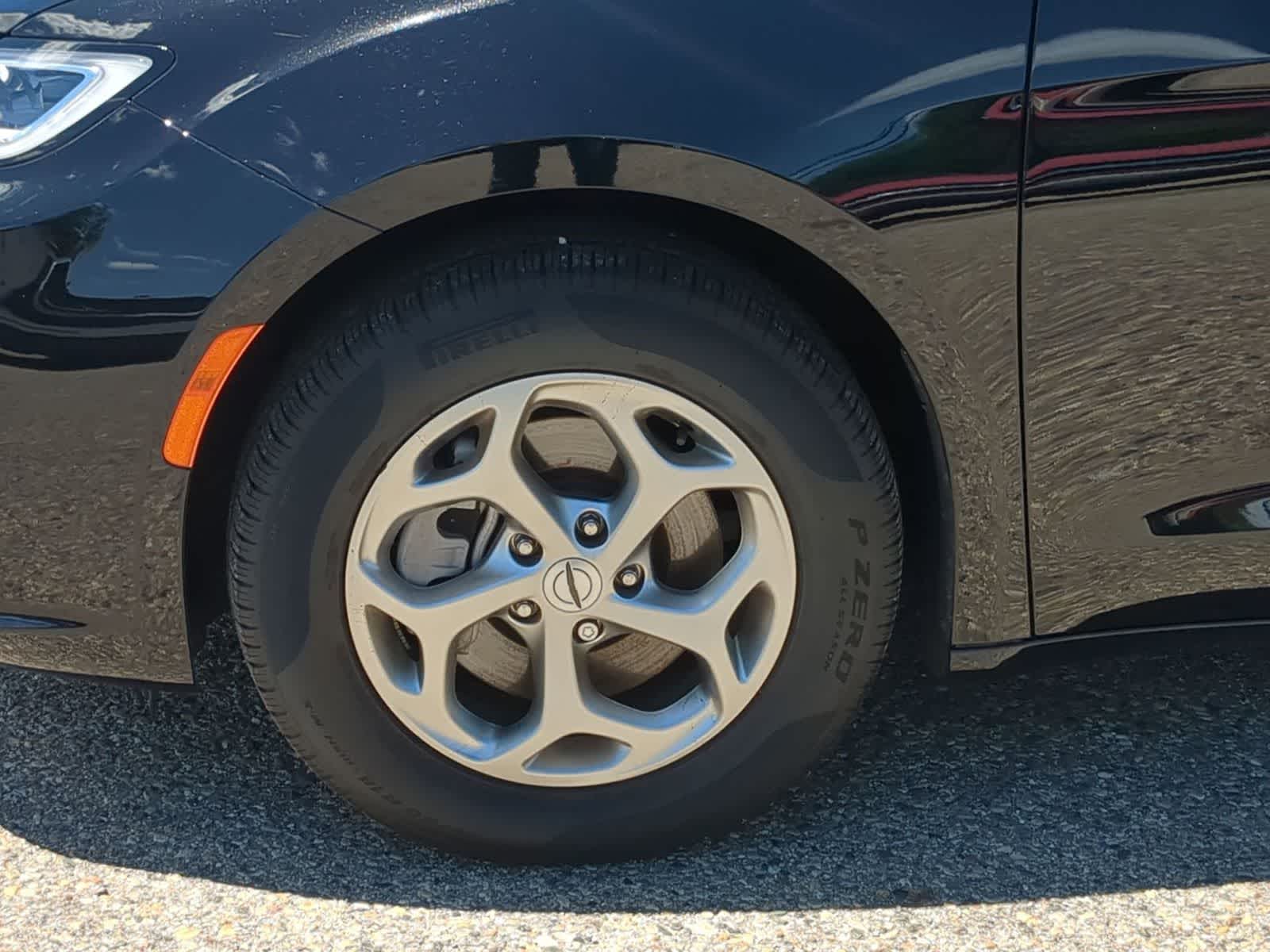 Thumbnail: 2024 Chrysler Pacifica - 14