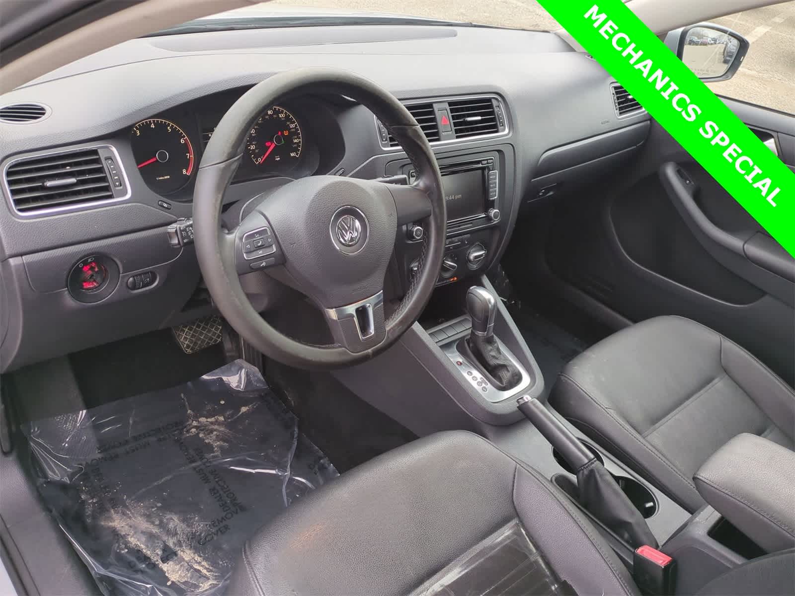 Thumbnail: 2011 Volkswagen Jetta - 10