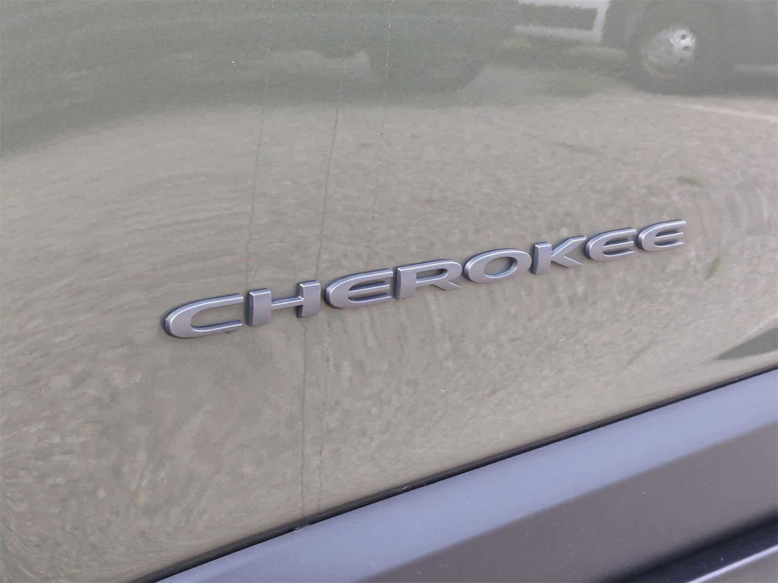 Thumbnail: 2020 Jeep Cherokee - 12