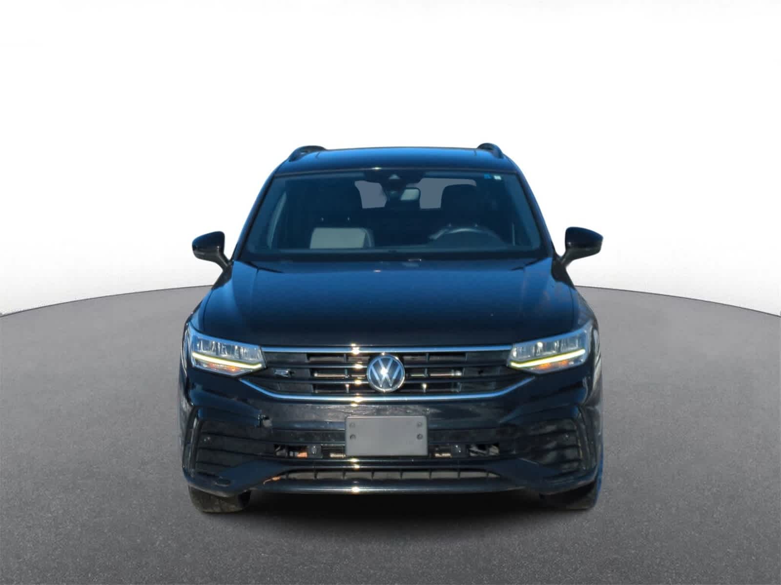 Thumbnail: 2022 Volkswagen Tiguan - 3