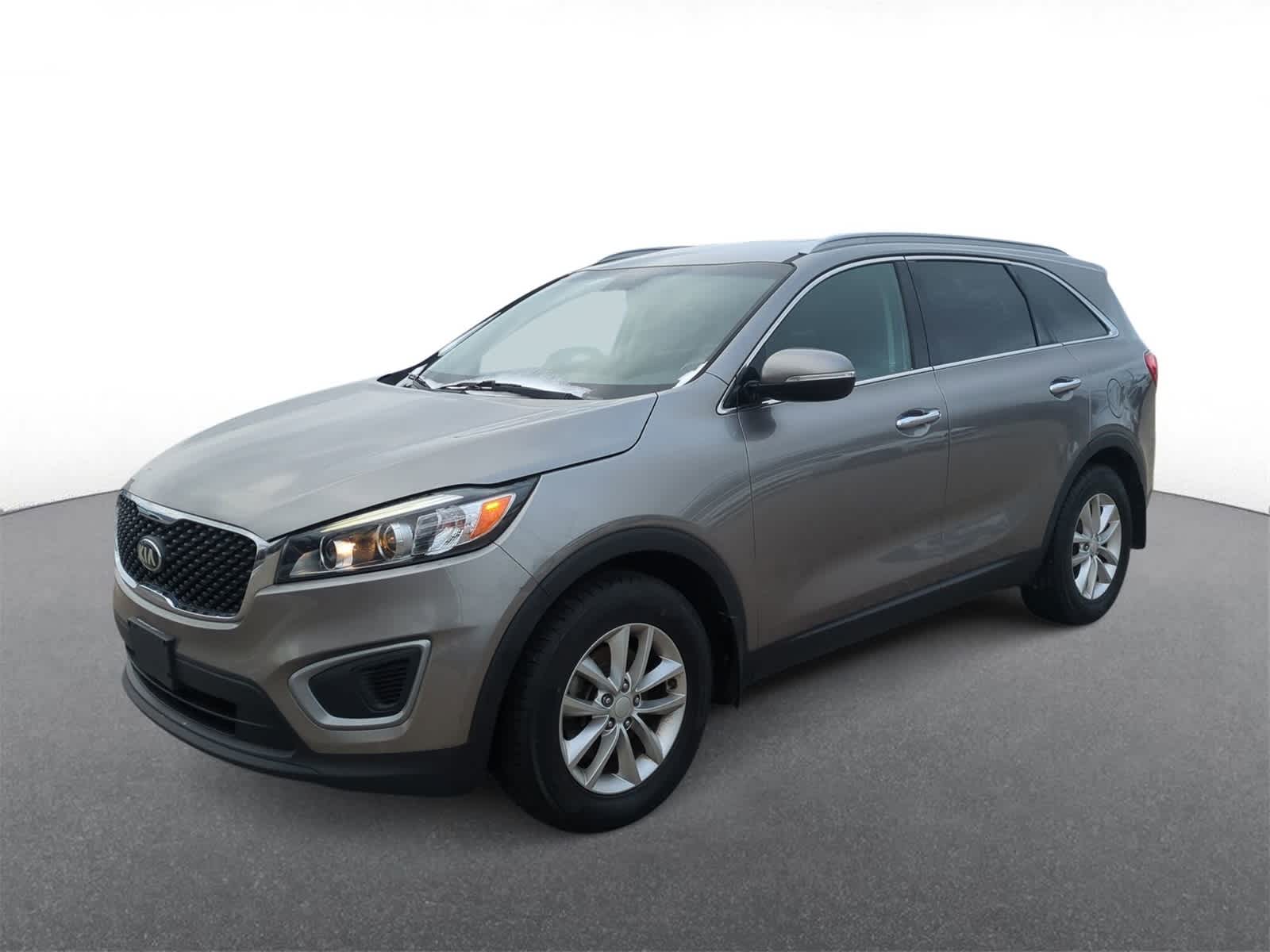 Thumbnail: 2016 Kia Sorento - 4