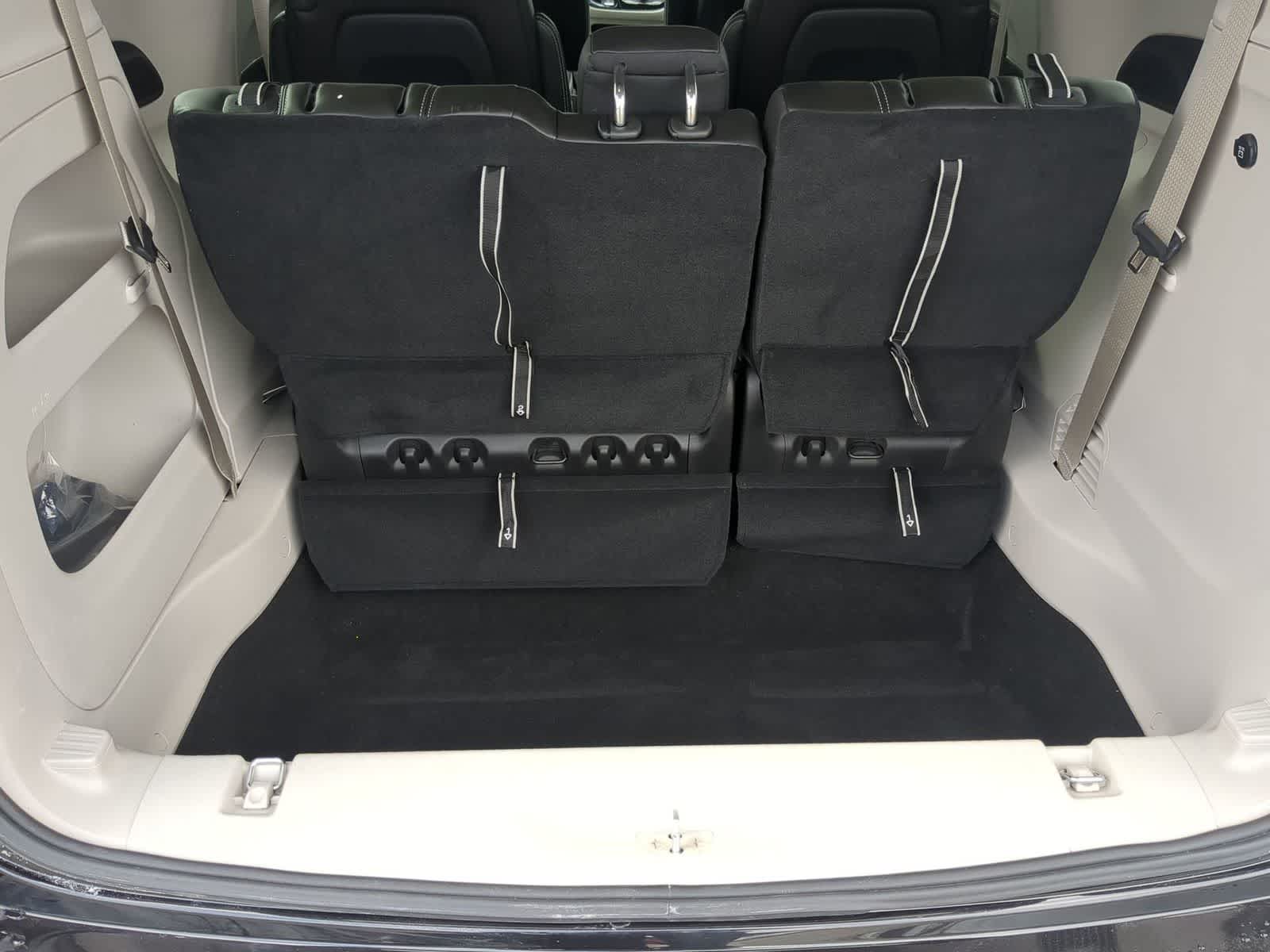 Thumbnail: 2023 Chrysler Pacifica - 31