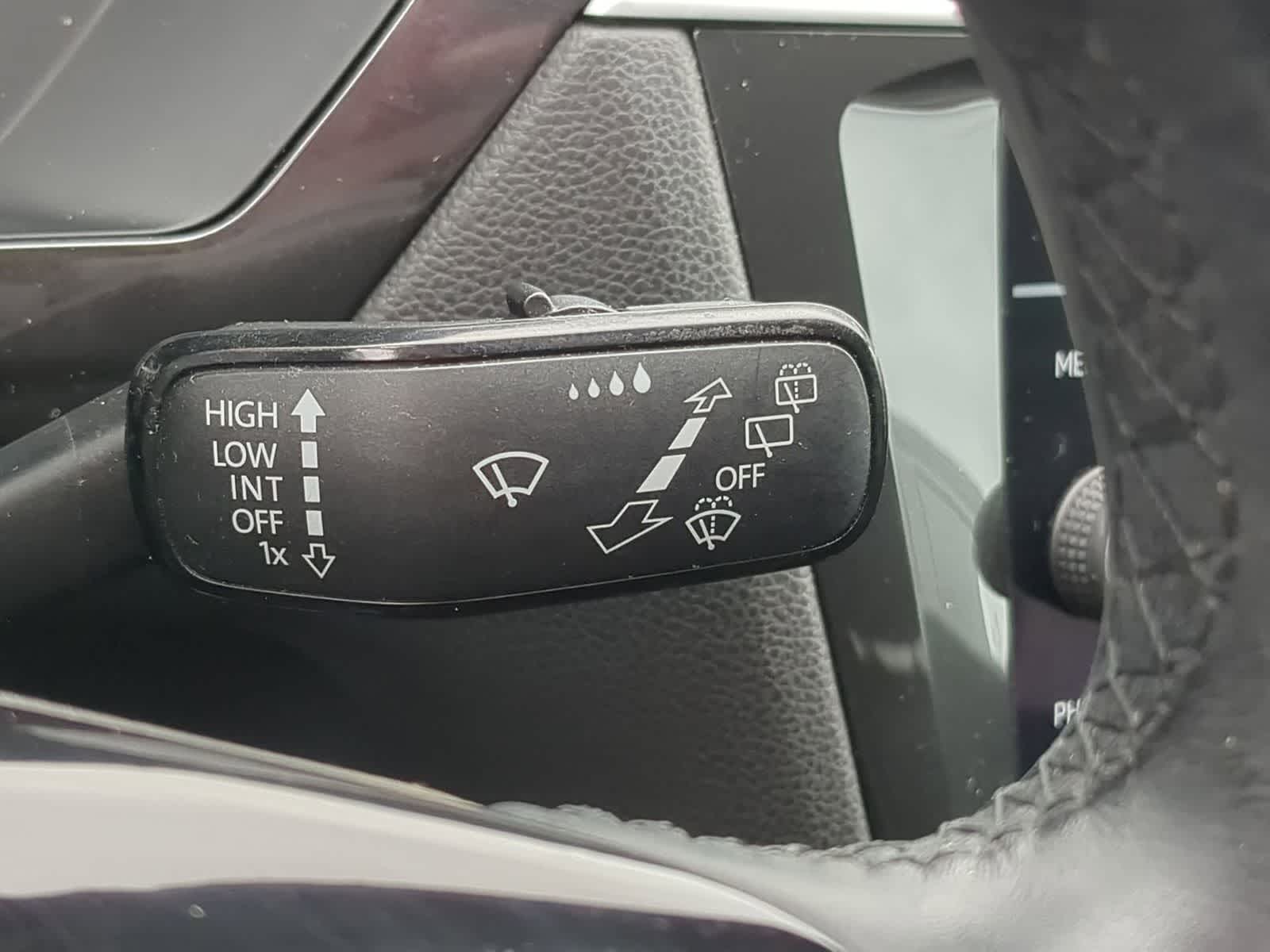 Thumbnail: 2018 Volkswagen Tiguan - 25