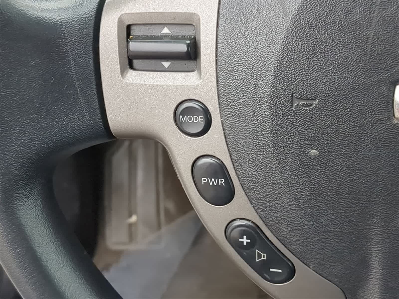 Thumbnail: 2011 Nissan Sentra - 30