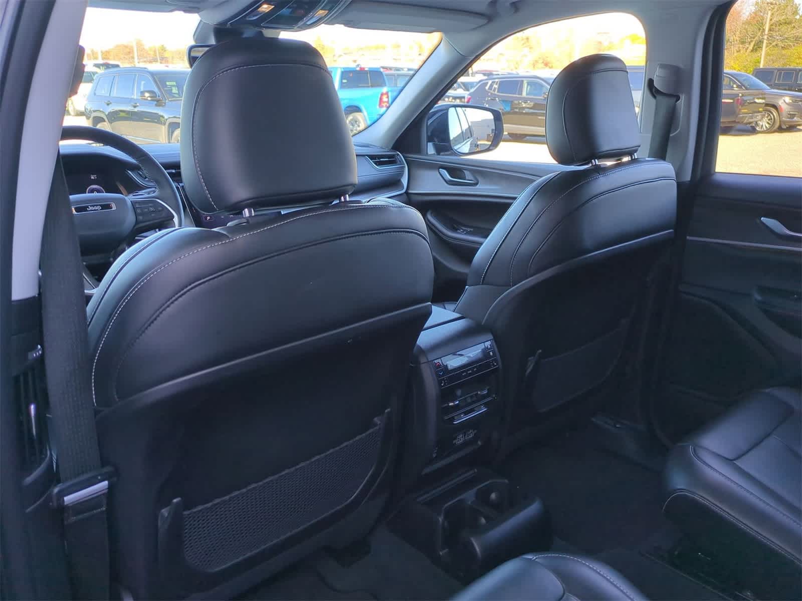 Thumbnail: 2023 Jeep Grand Cherokee L - 18