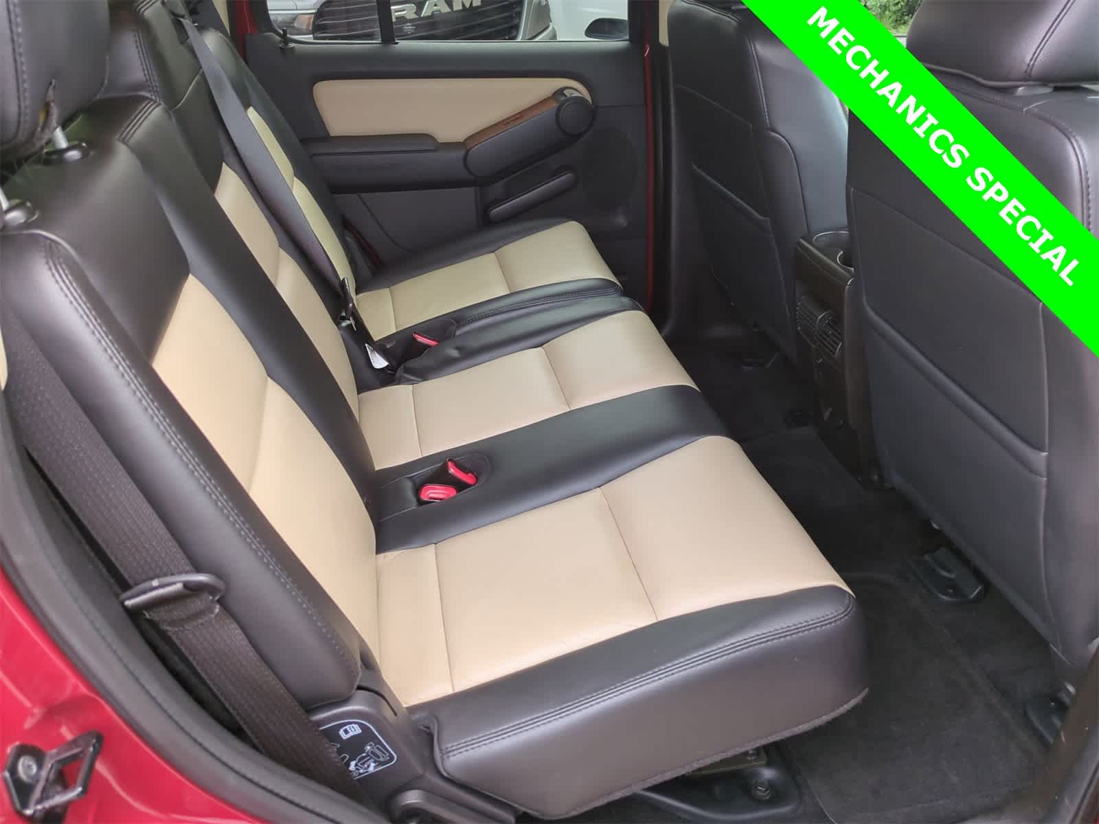 Thumbnail: 2010 Ford Explorer - 19