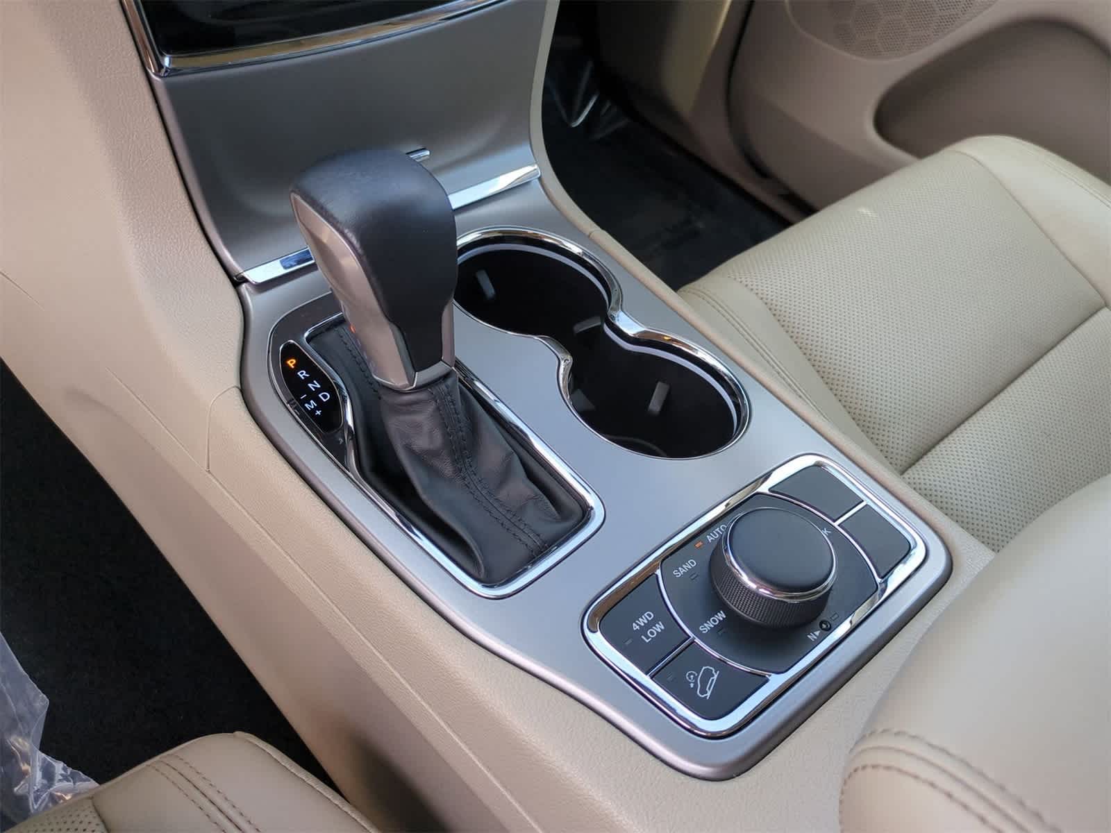 Thumbnail: 2021 Jeep Grand Cherokee - 26