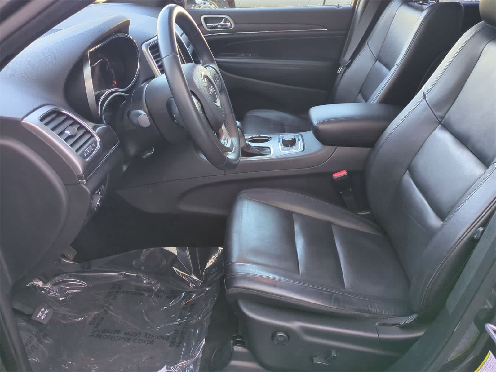 Thumbnail: 2018 Jeep Grand Cherokee - 16