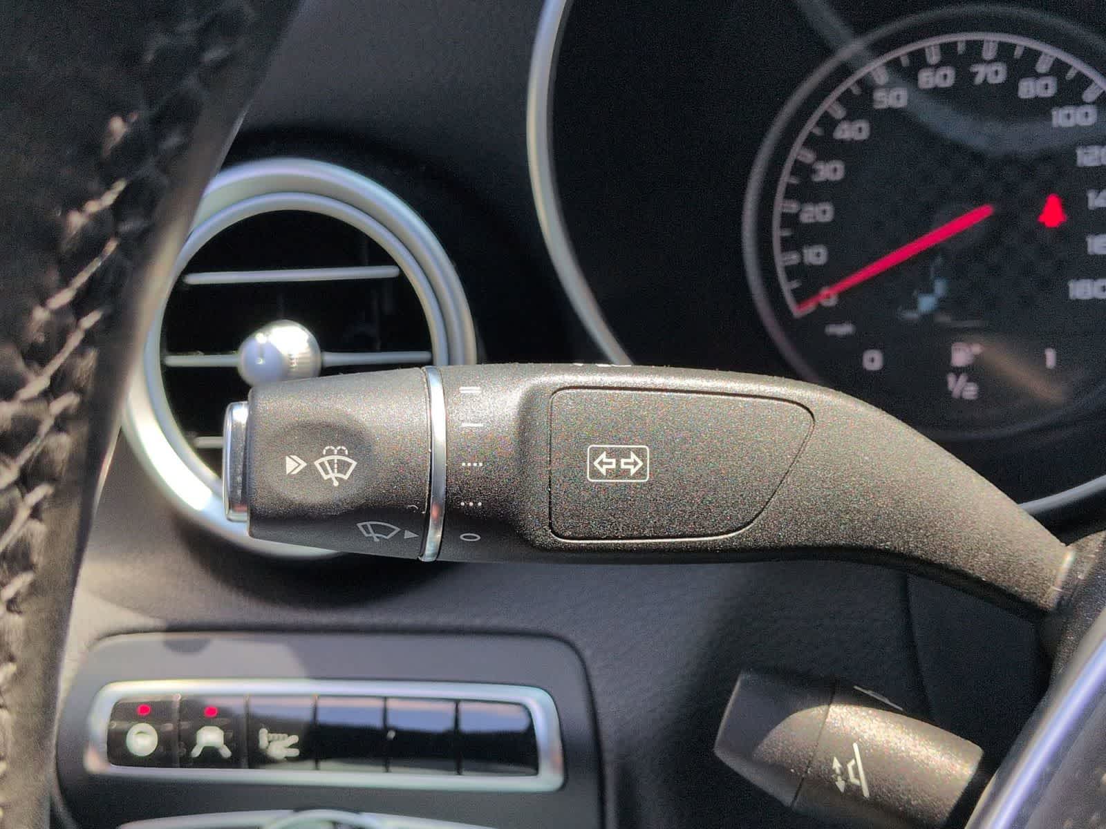Thumbnail: 2016 Mercedes-Benz C-Class - 26