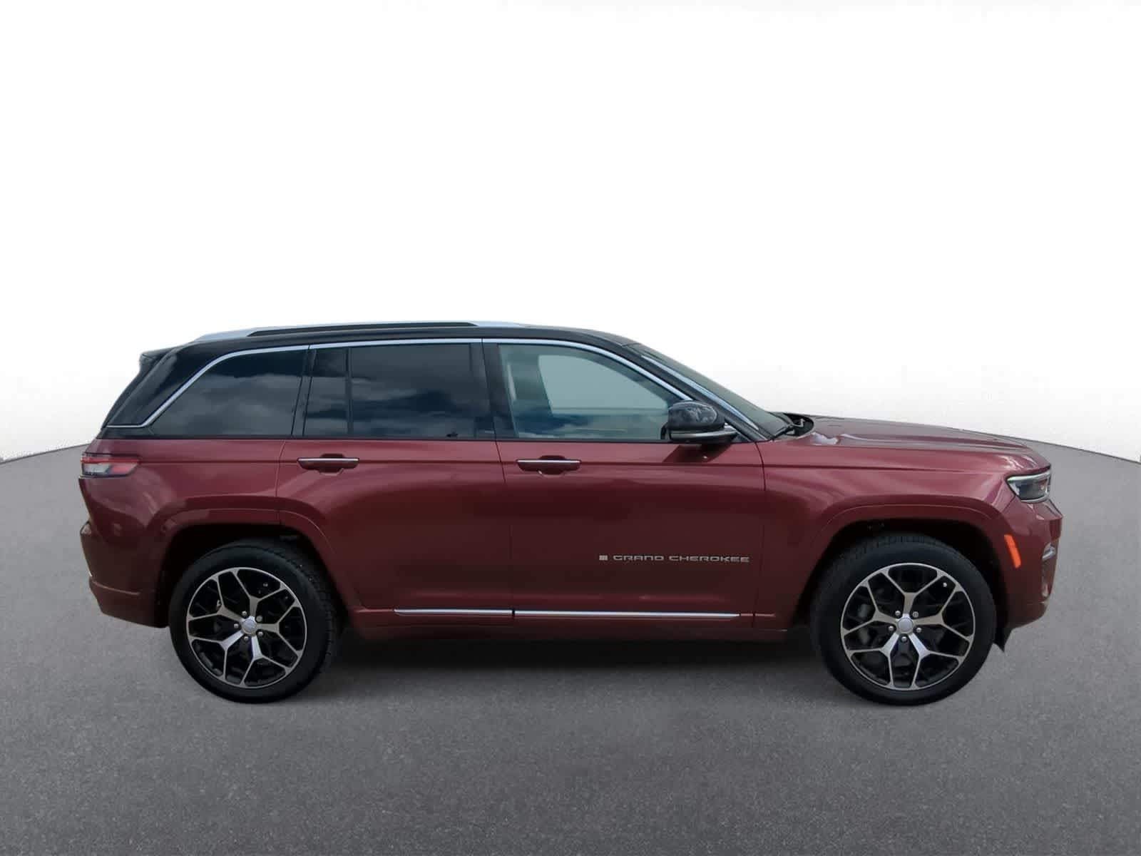 Thumbnail: 2022 Jeep Grand Cherokee - 9