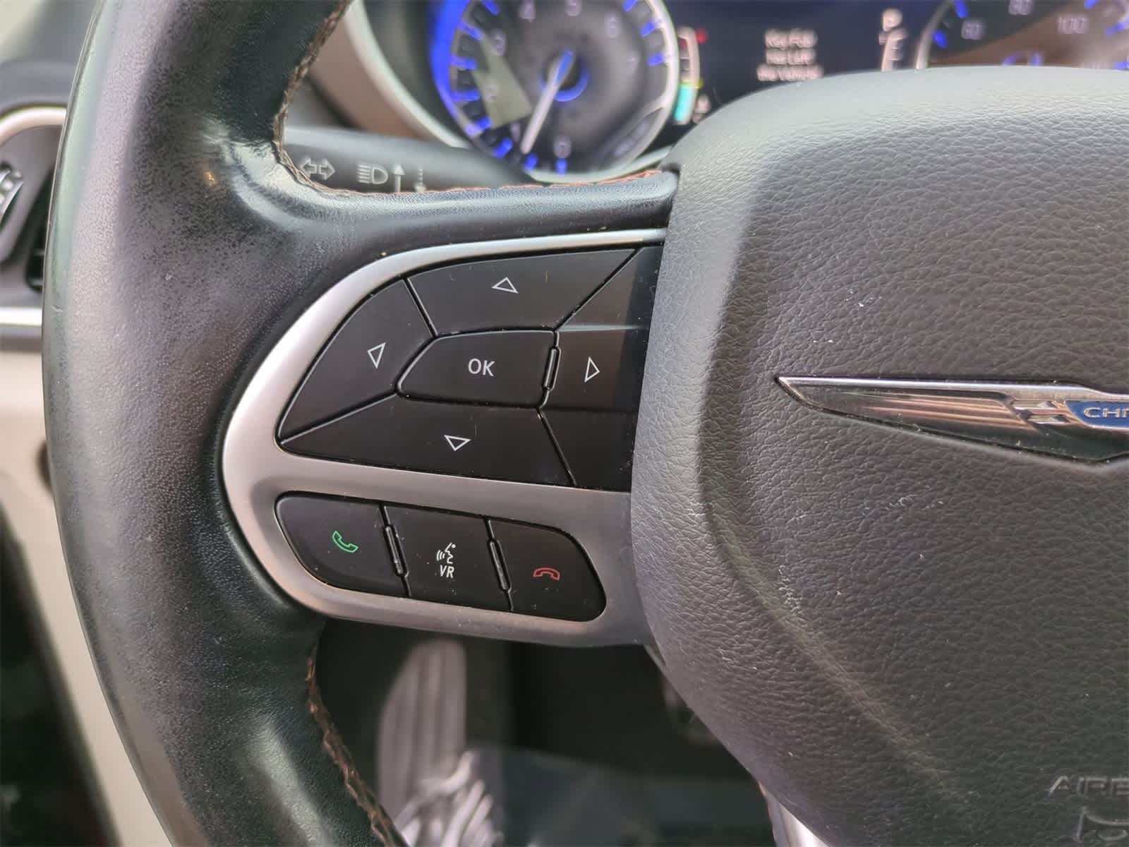 Thumbnail: 2018 Chrysler Pacifica - 21